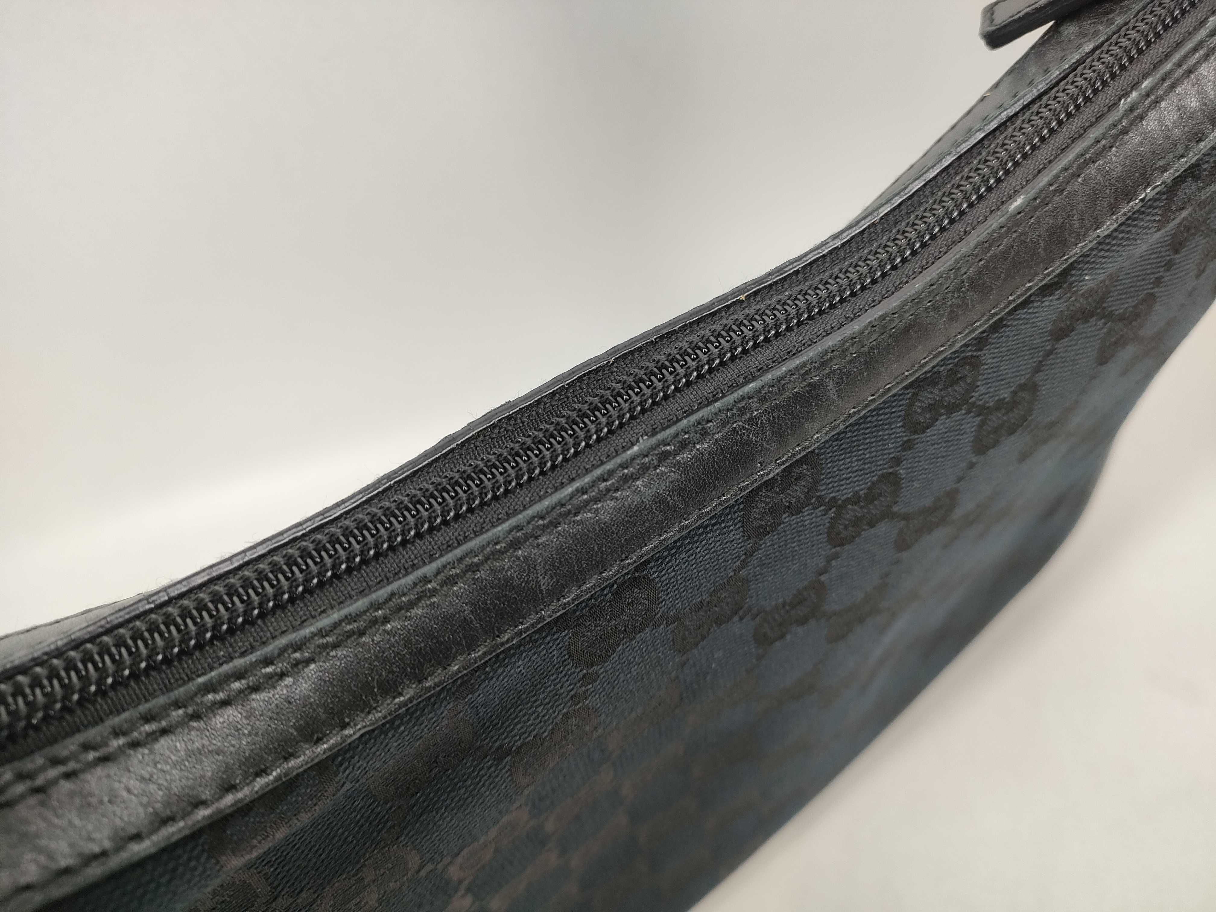 GG Canvas 001 4198 Shoulder Bag — view 5