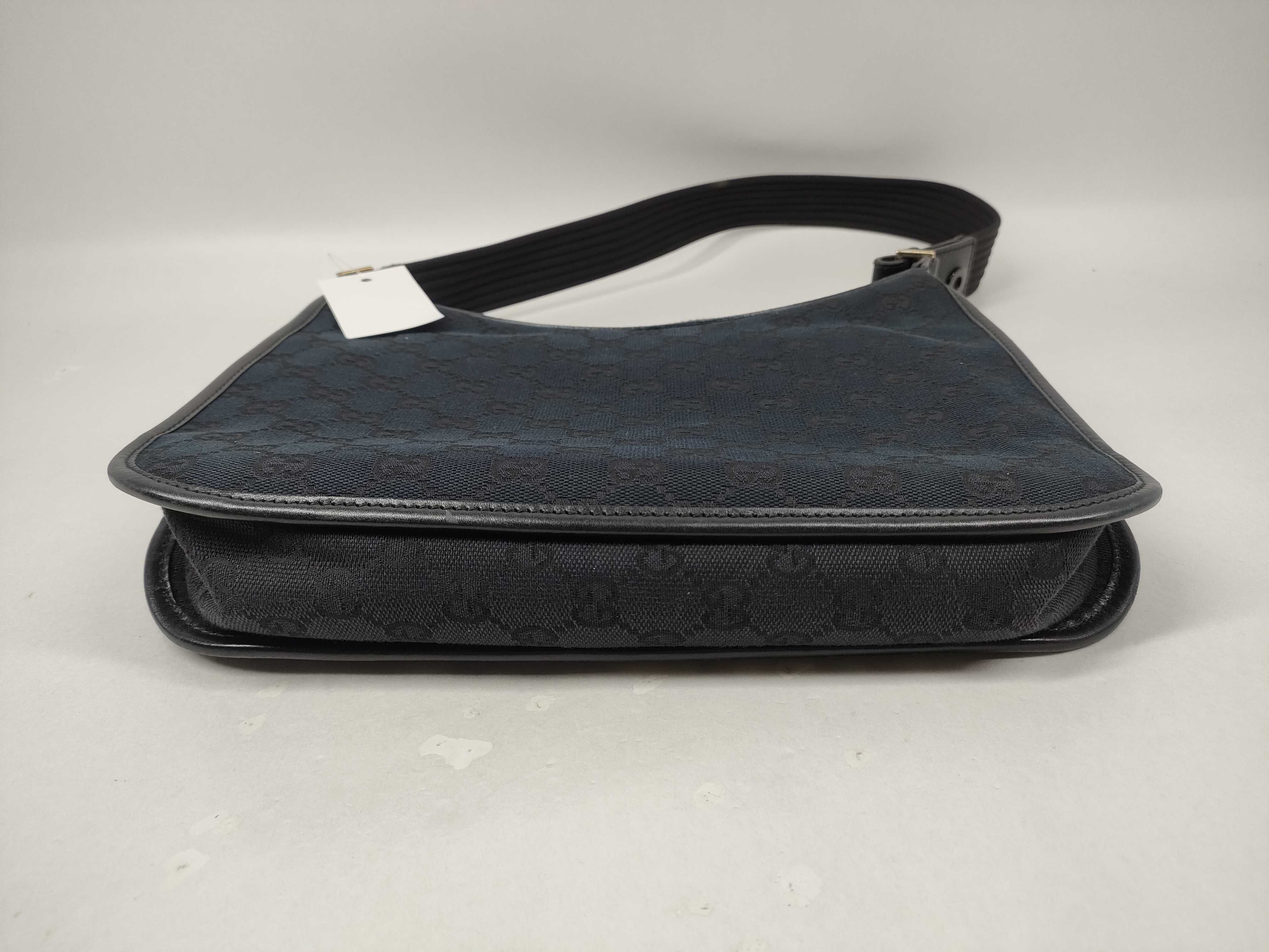 GG Canvas 001 4198 Shoulder Bag — view 9