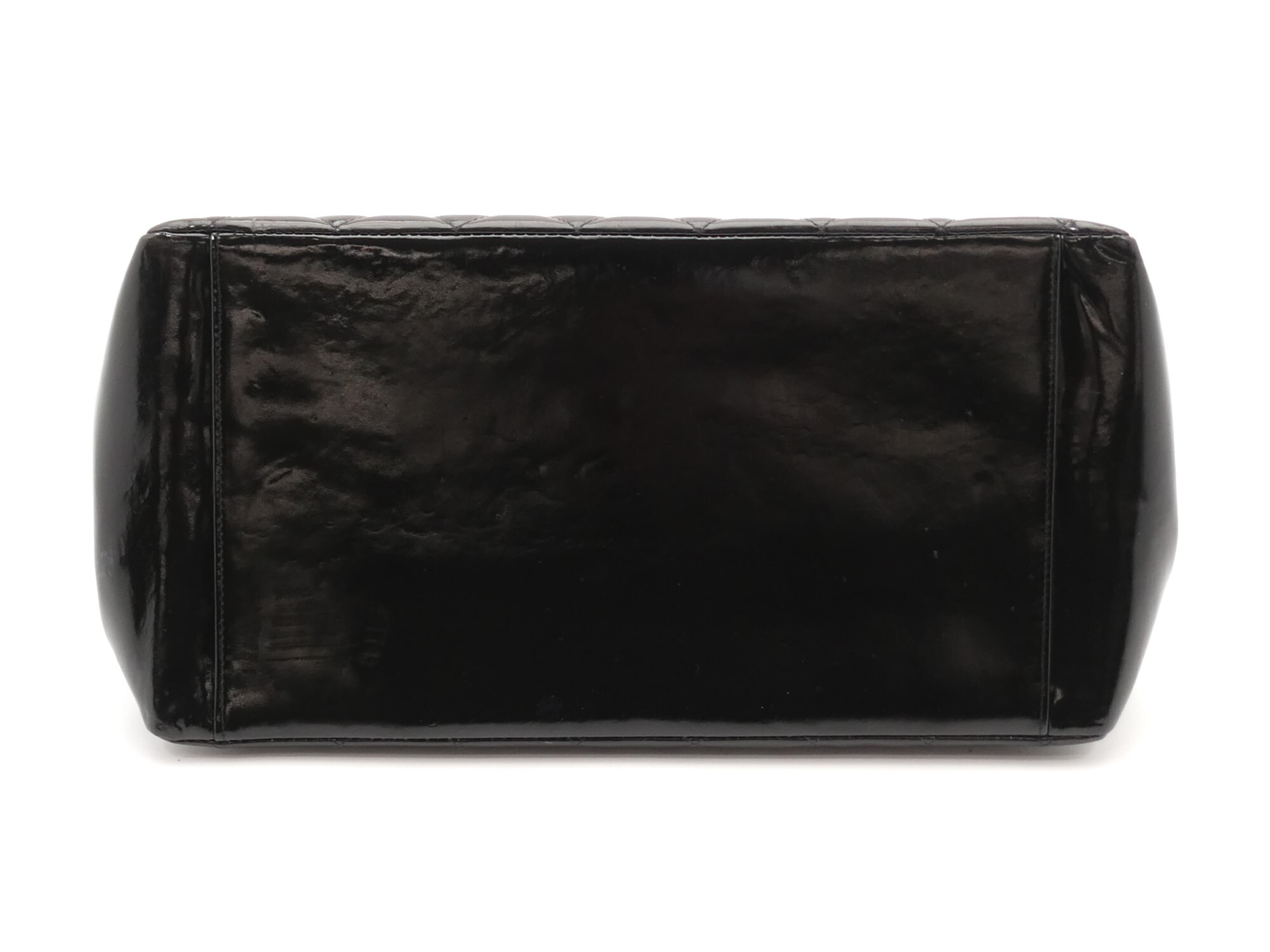 Matelassé Enamel Coco Mark Chain Tote Bag — view 5