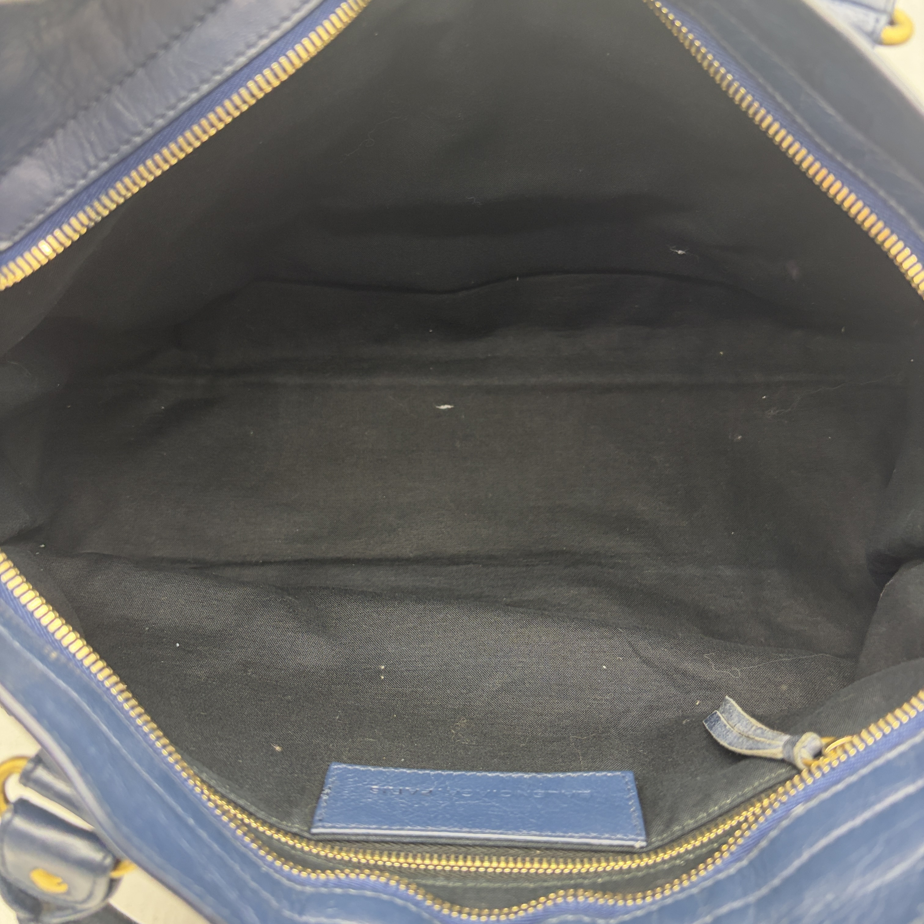 City 2-way Shoulder Bag — view 11