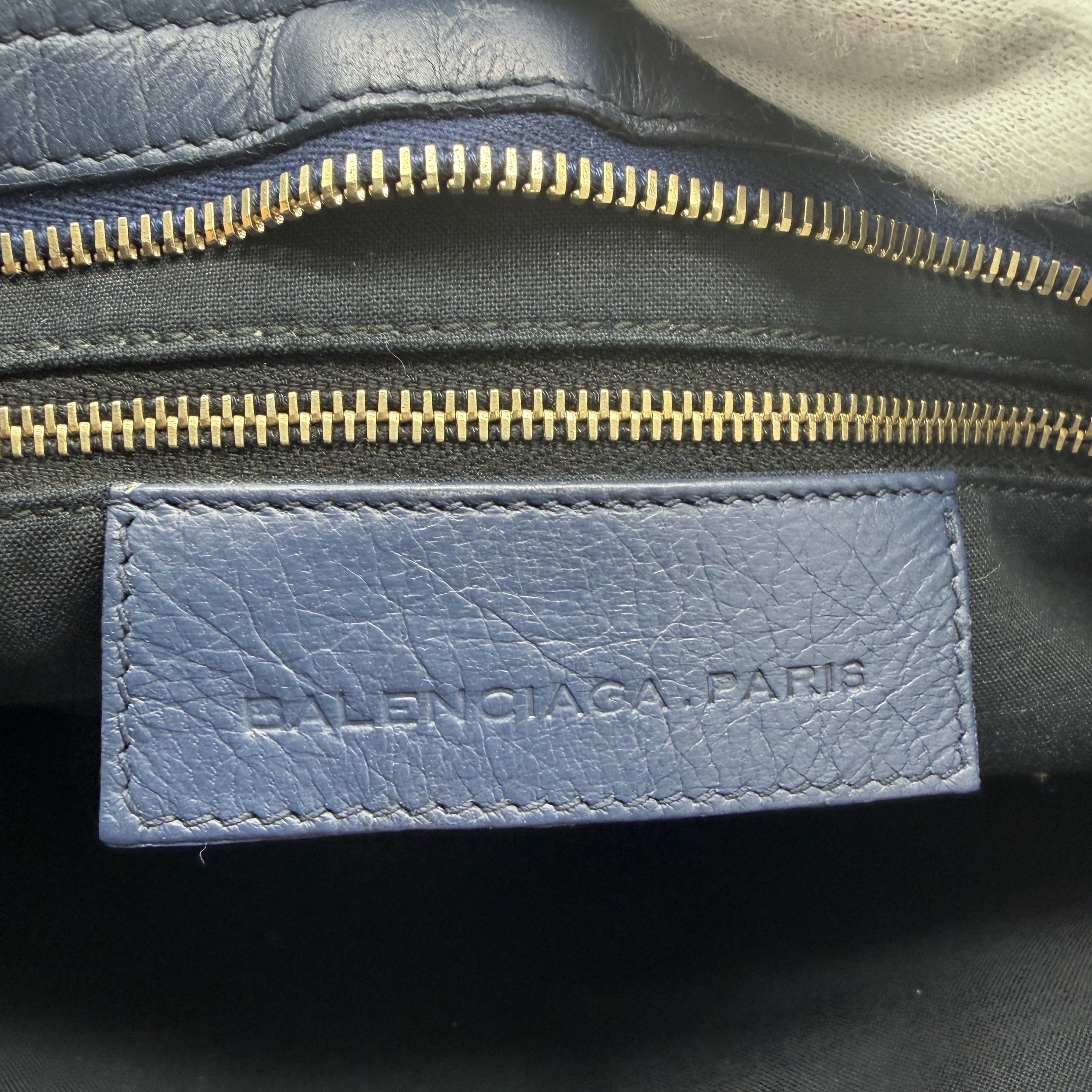 City 2-way Shoulder Bag — view 12