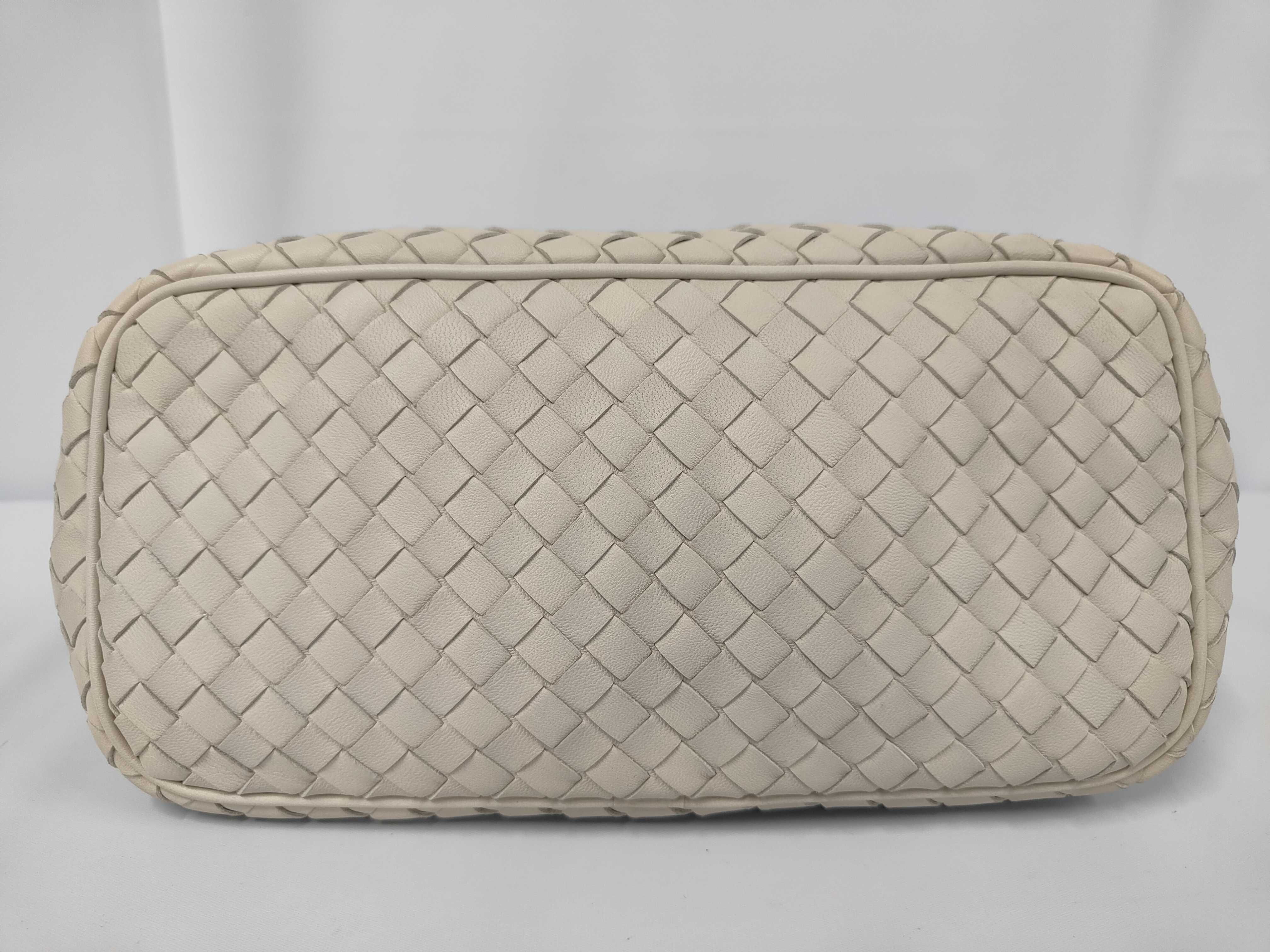 Intrecciato One-Shoulder Handbag White - Shoulder Bag — view 7