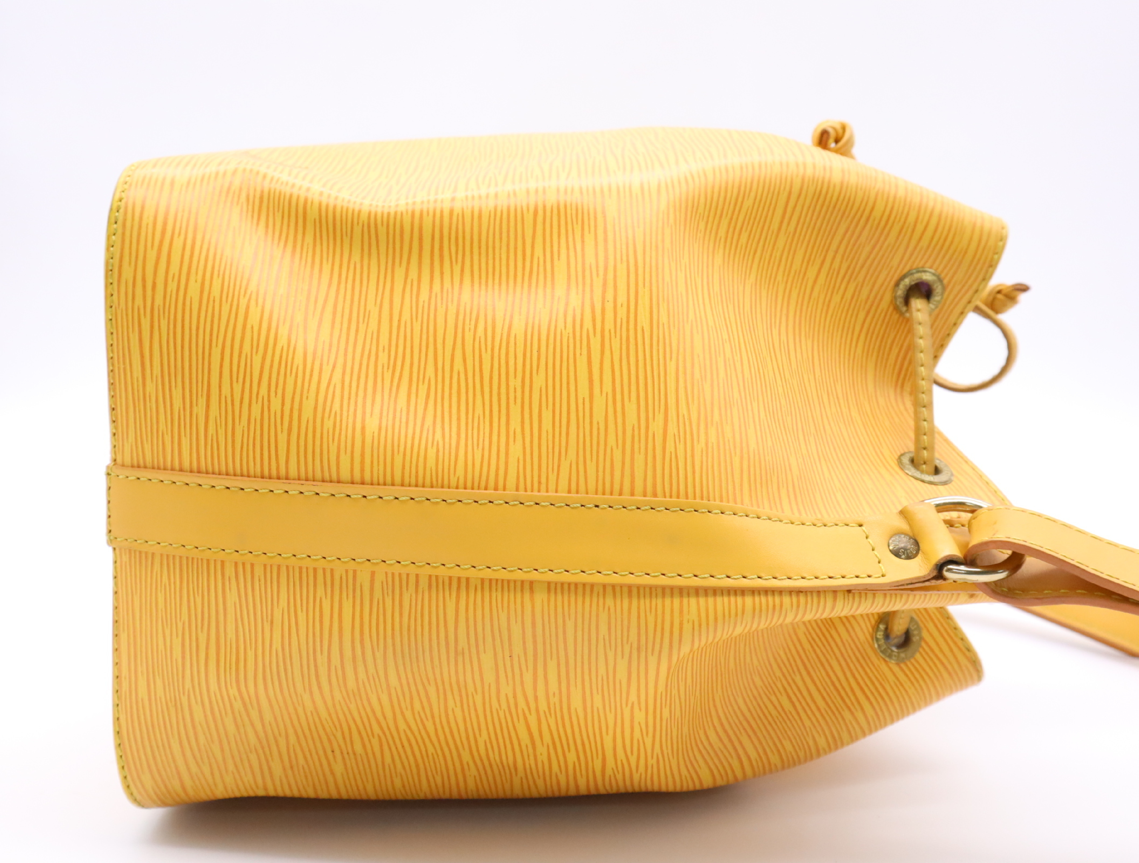 M44109 Epi Petit Noe Tassili Yellow Shoulder Bag — view 5