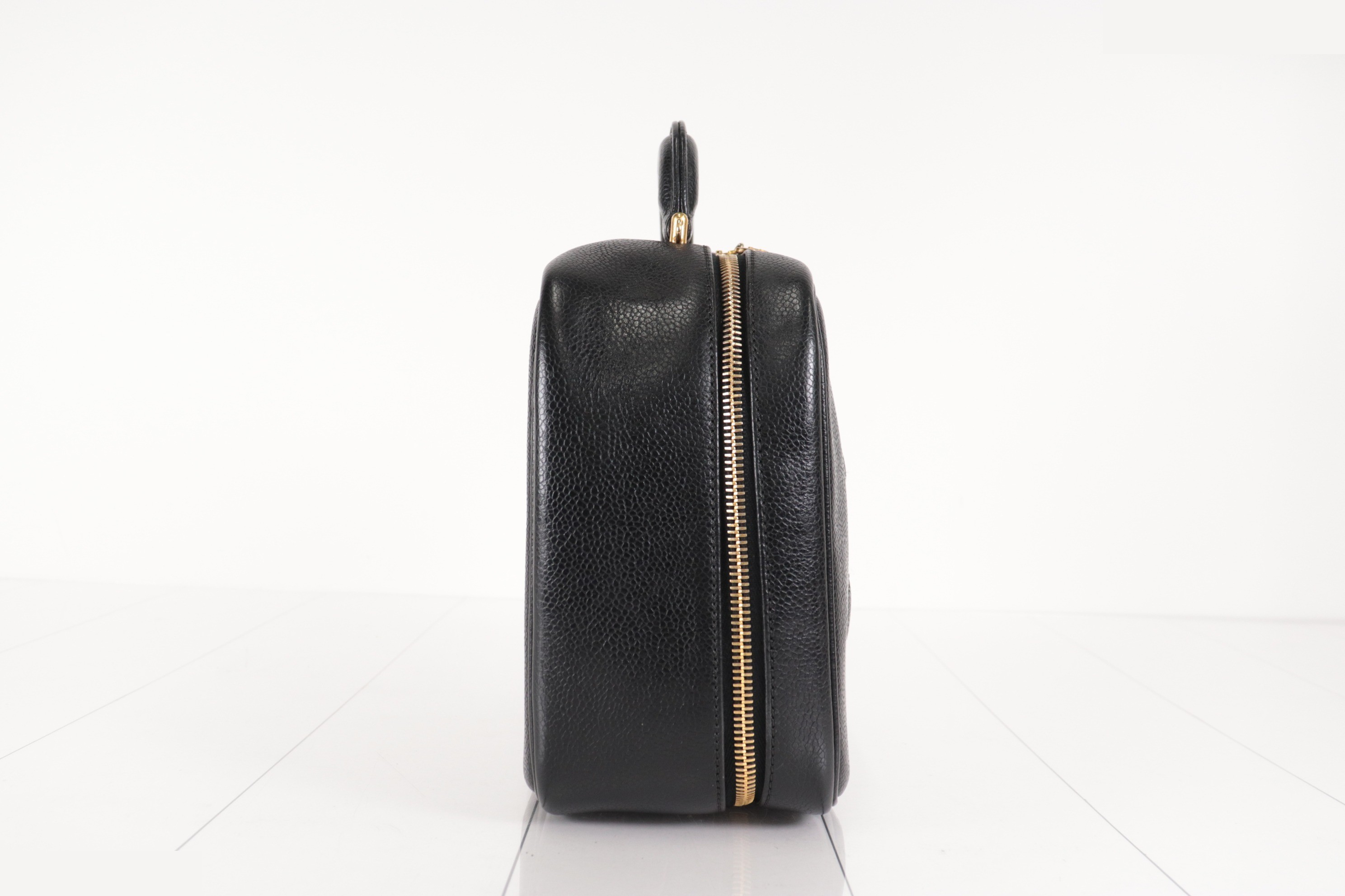 Caviar 2-Way Vanity Bag, Item No. 5 — view 4