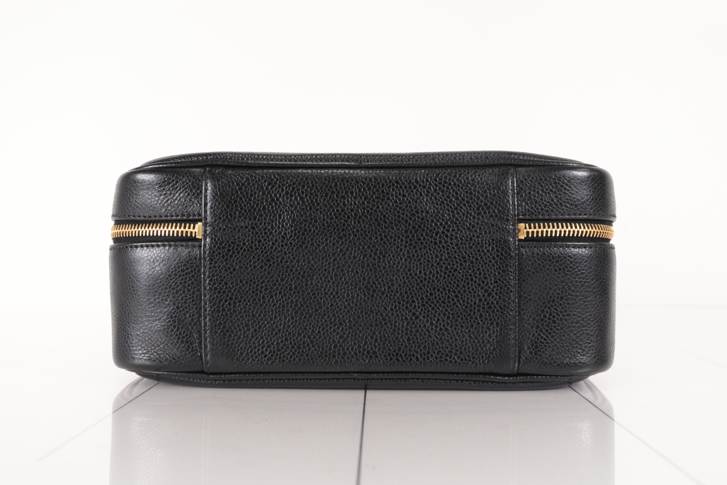 Caviar 2-Way Vanity Bag, Item No. 5 — view 7