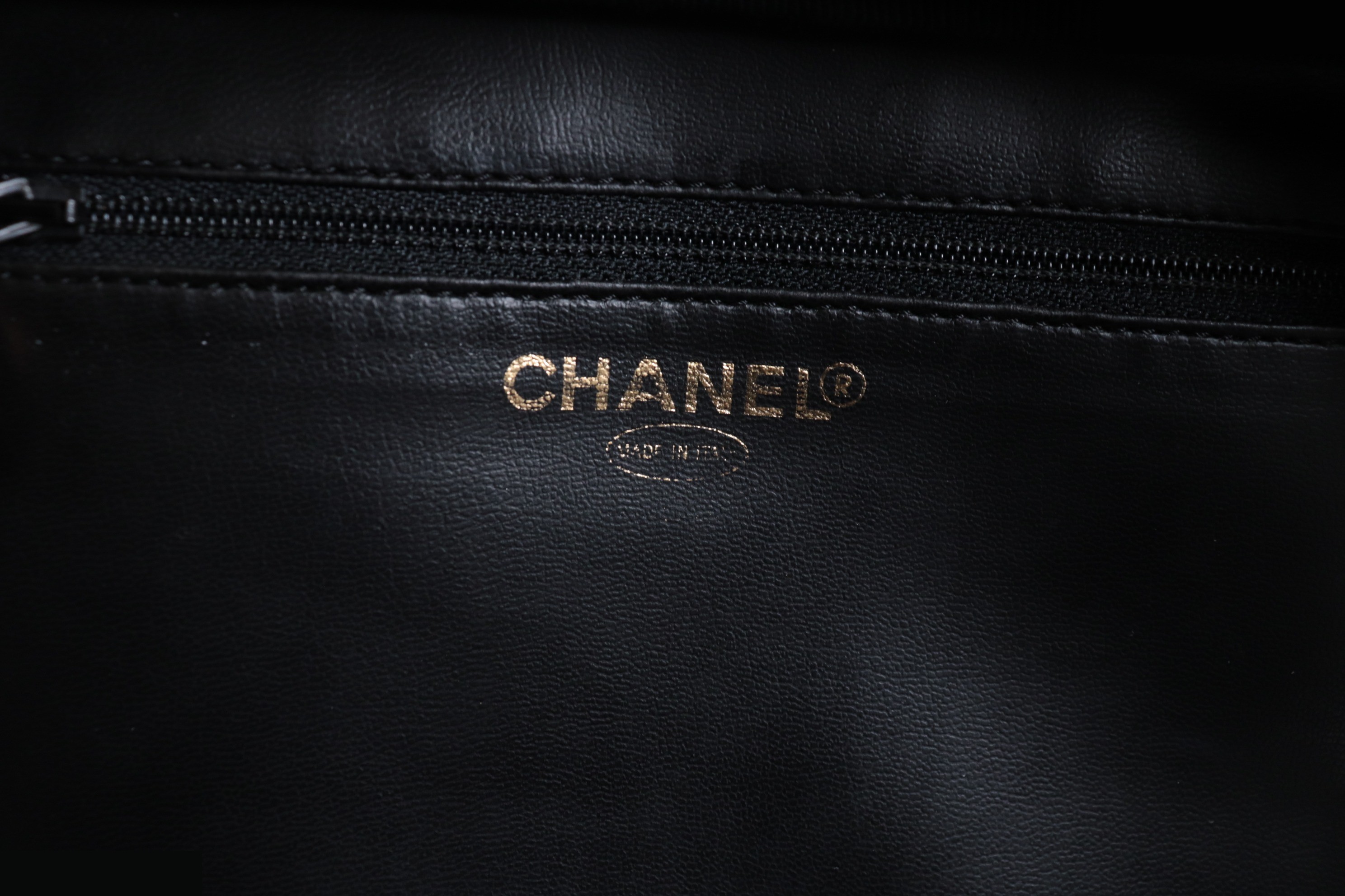 Caviar 2-Way Vanity Bag, Item No. 5 — view 8