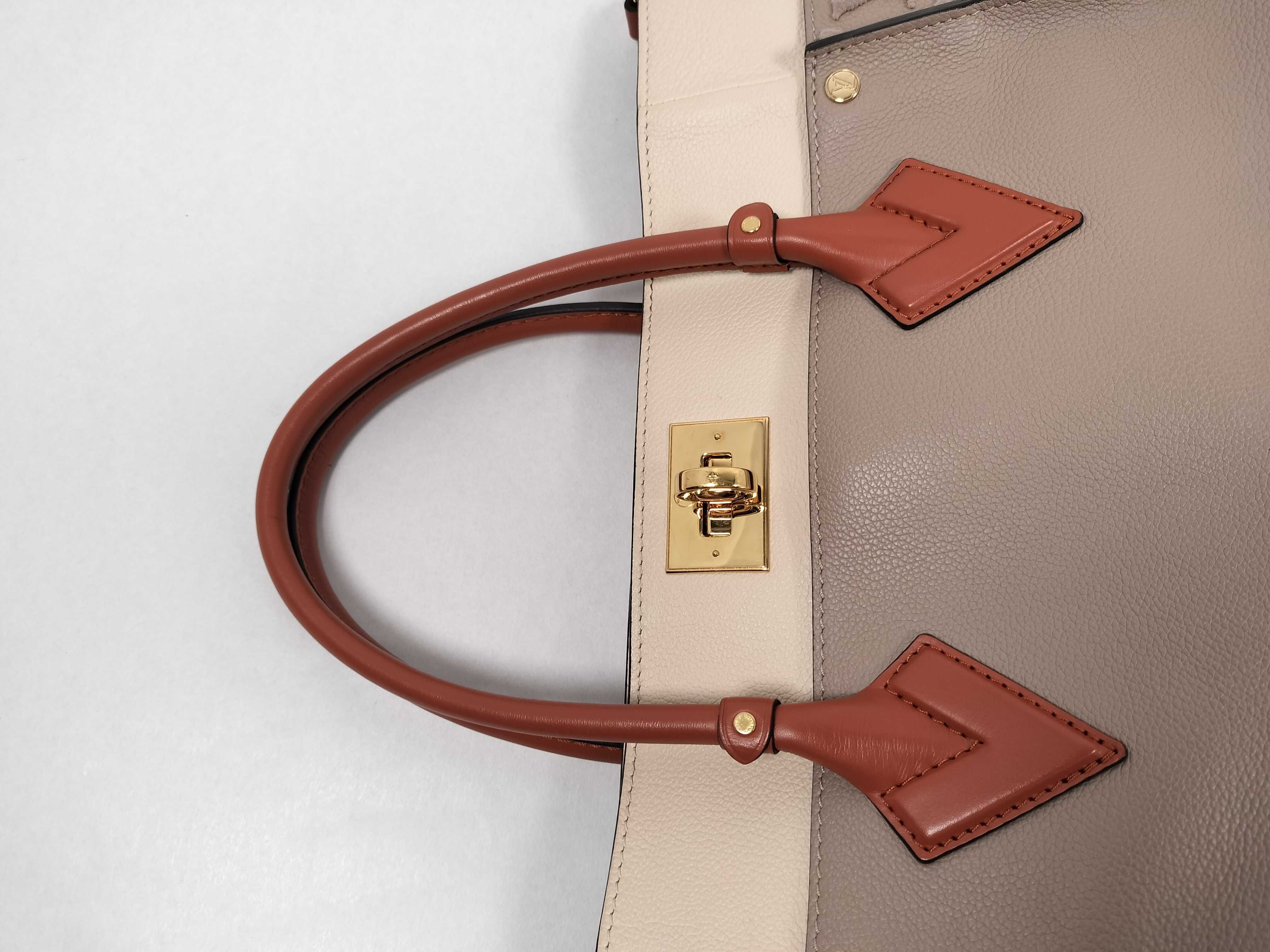 On My Side MM M53825 Tote Bag — view 3