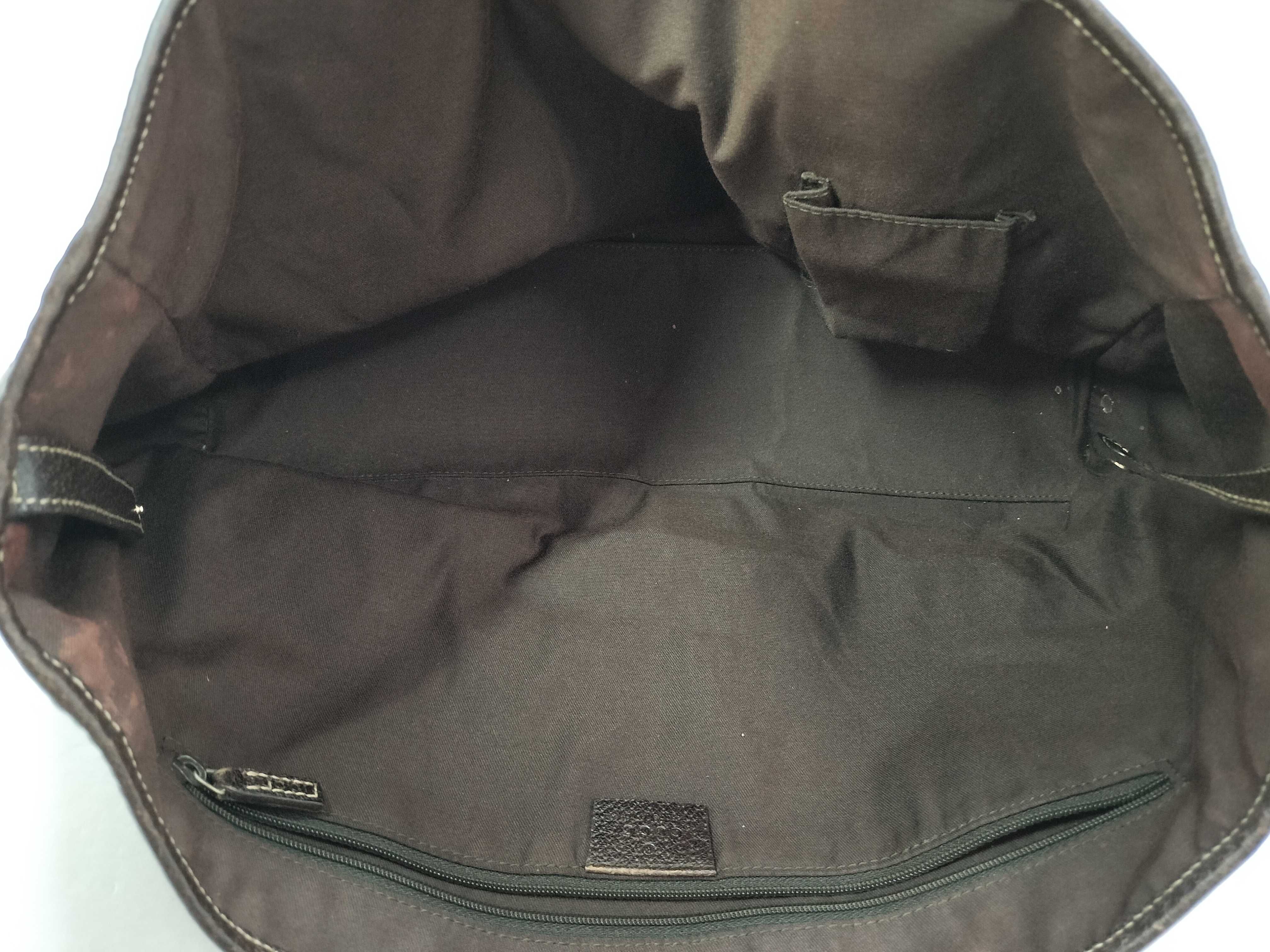 GG Canvas Gucci Tote Bag — view 7