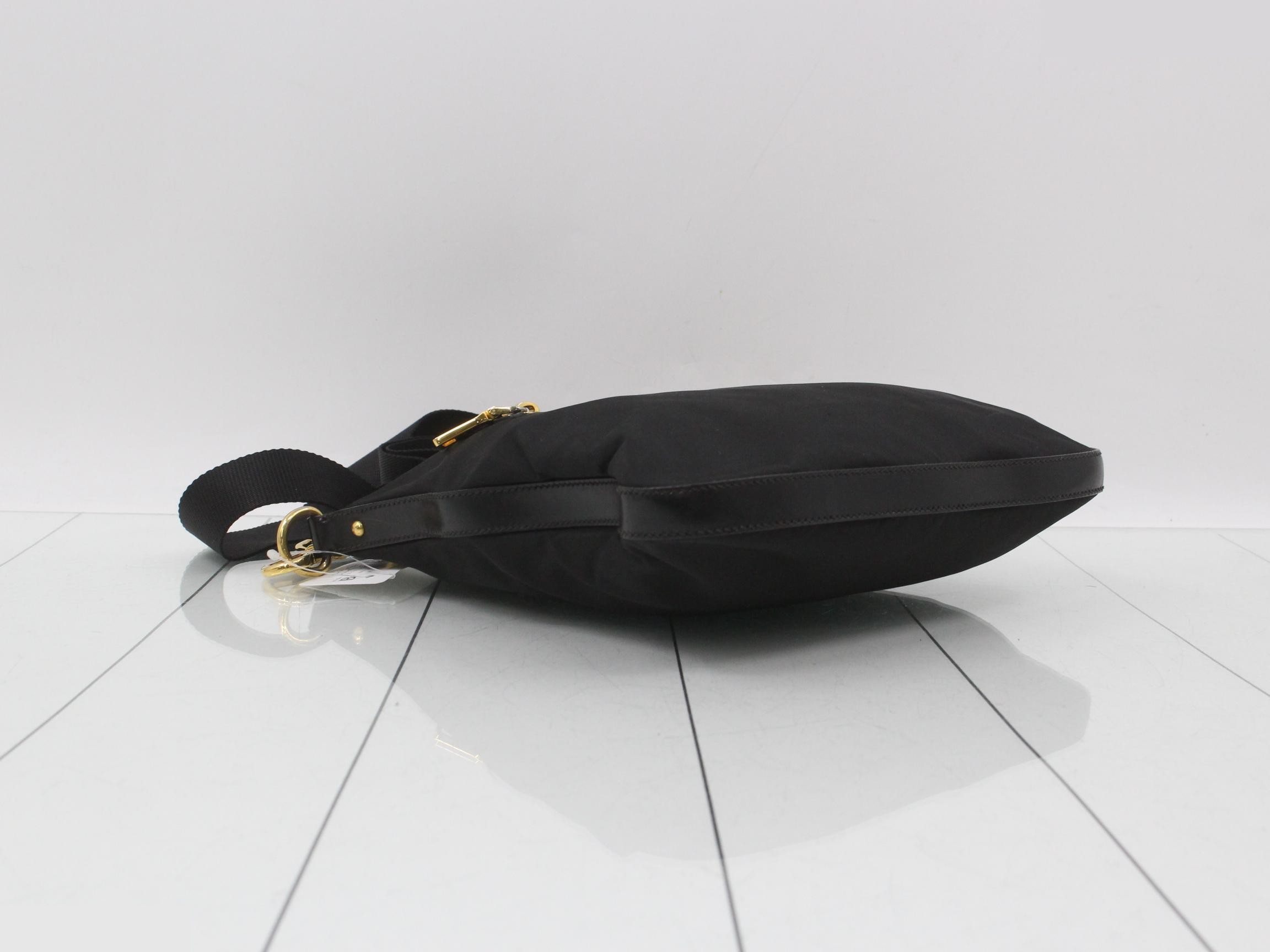 Triangle logo shoulder bag, nylon x leather — view 5