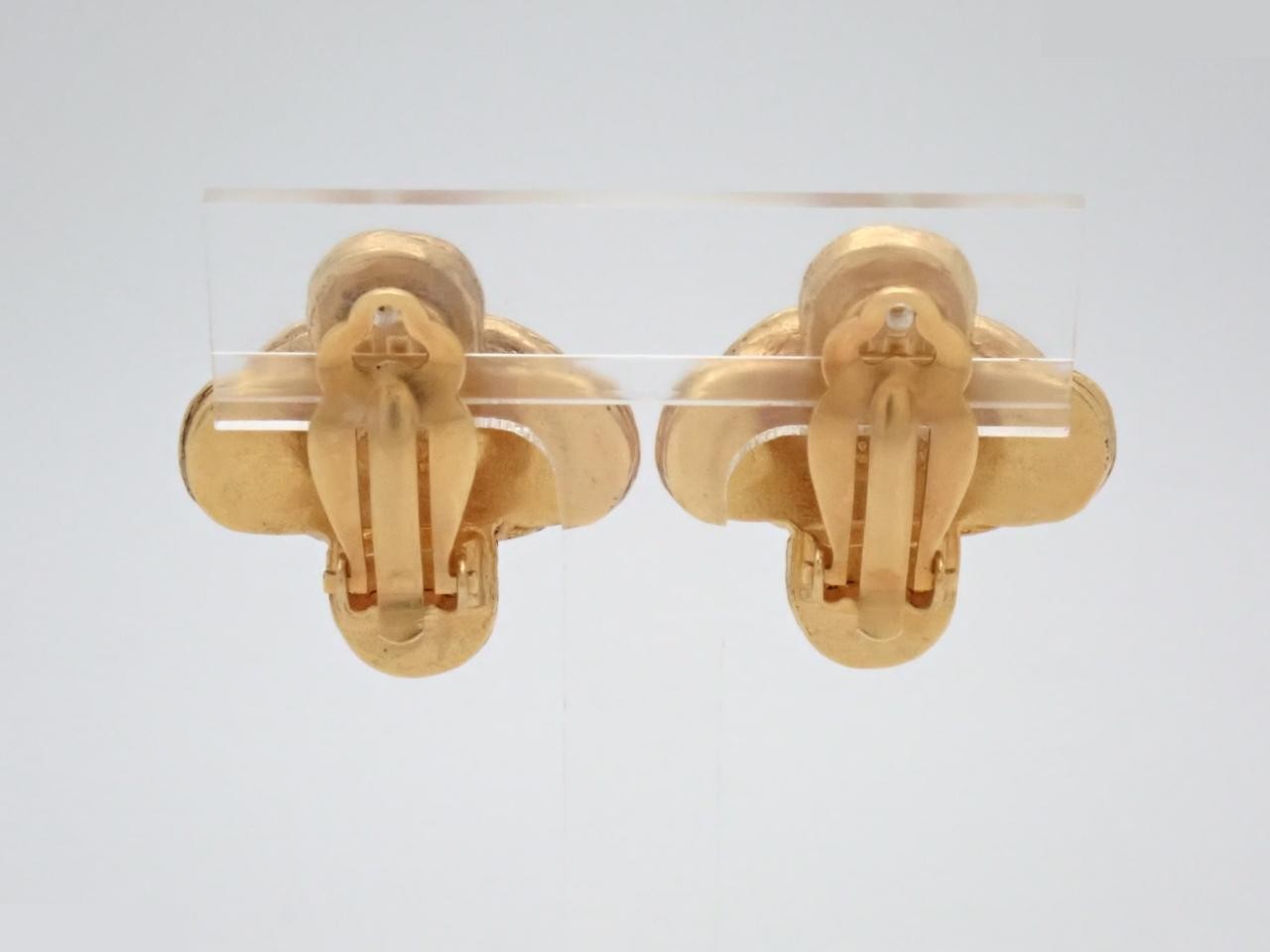 Earrings with Coco Mark design, gold. — view 2
