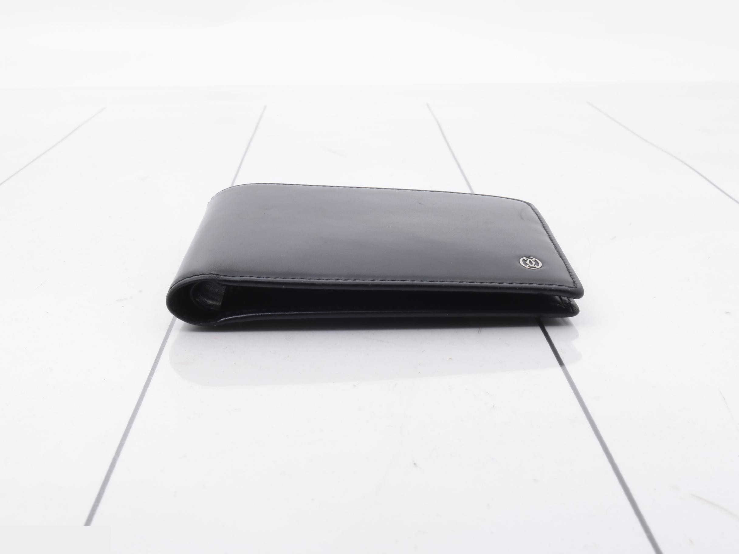 Pasha Leather Bi-fold Wallet — view 3