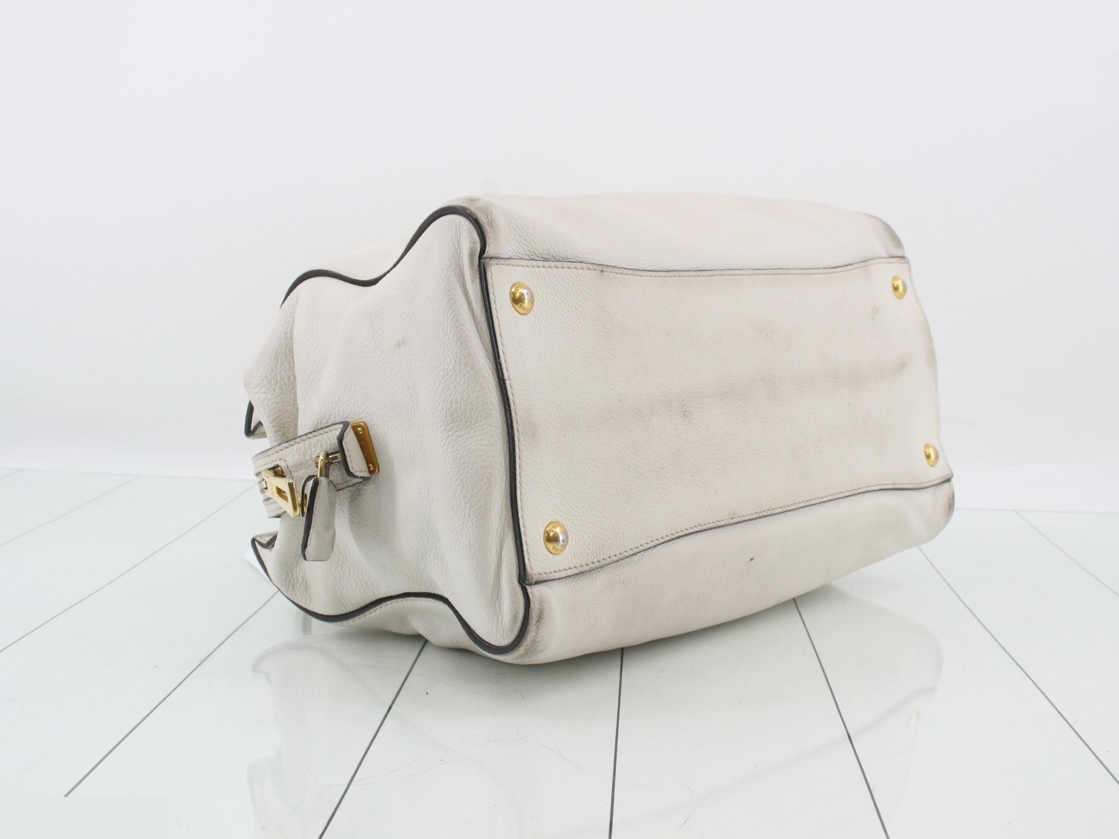 Leather handbag with triangular plate, white — view 5