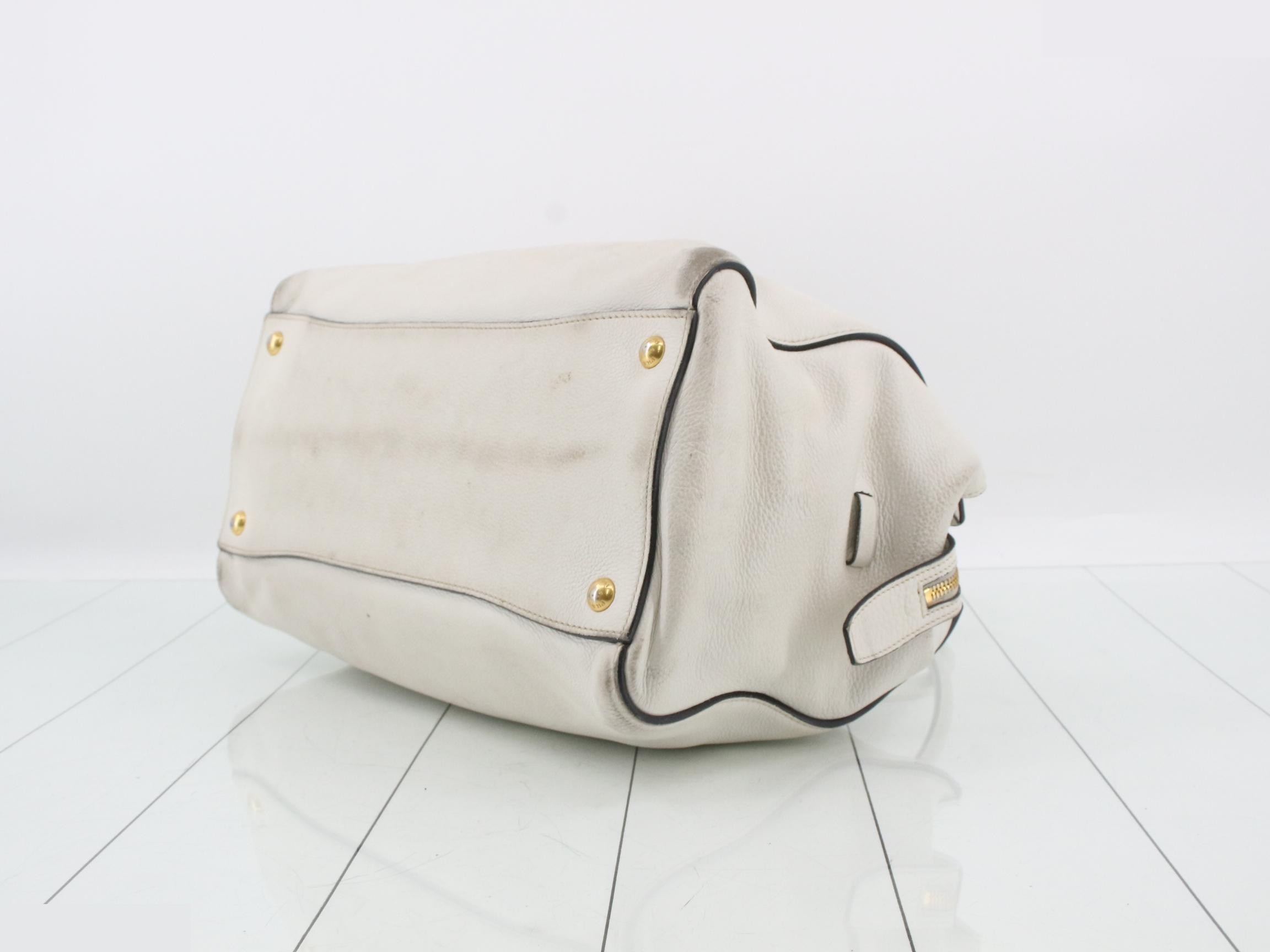 Leather handbag with triangular plate, white — view 6