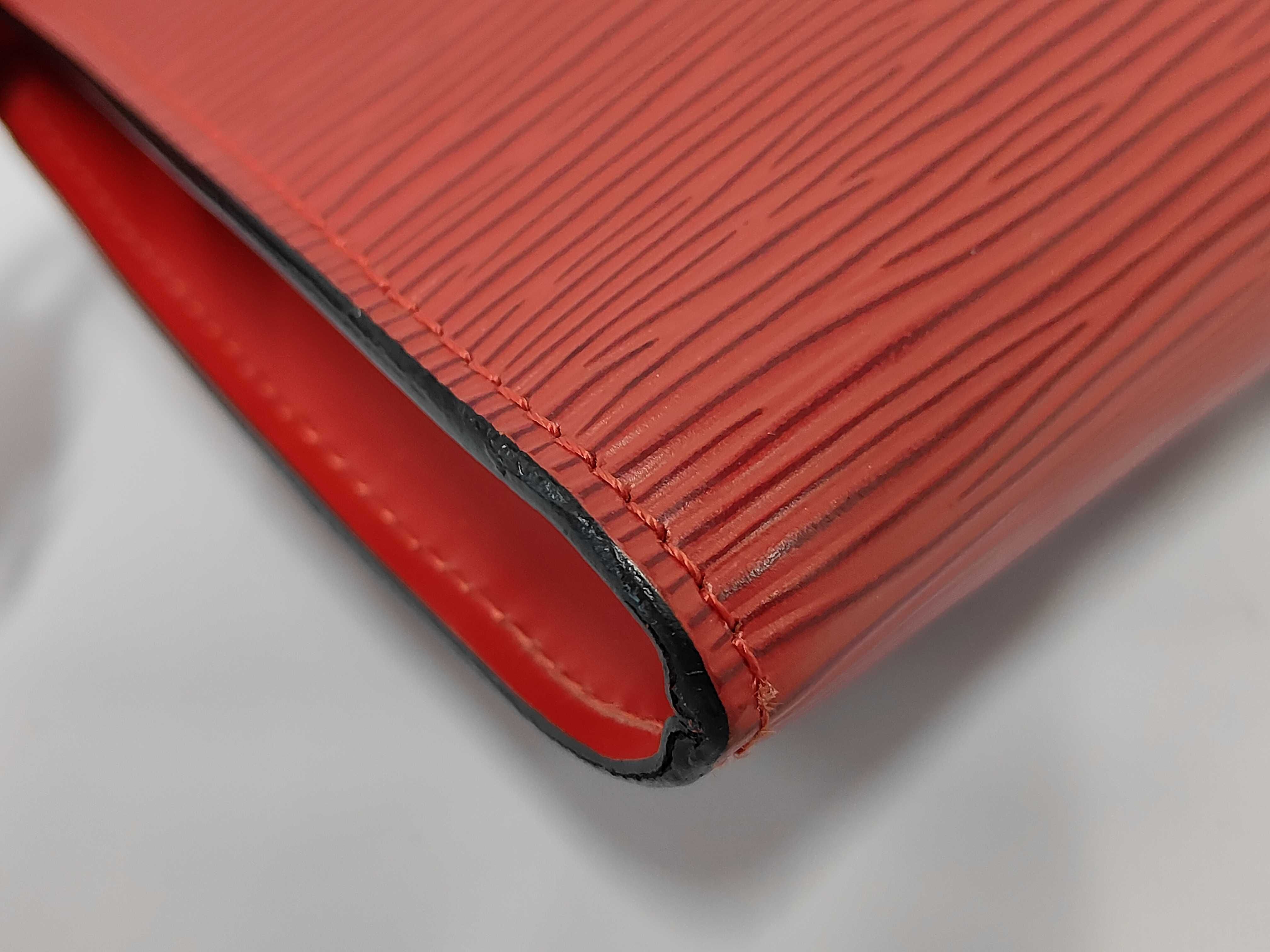 Epi Pochette Accessoires Castilian Red AR0030 Shoulder Bag — view 4