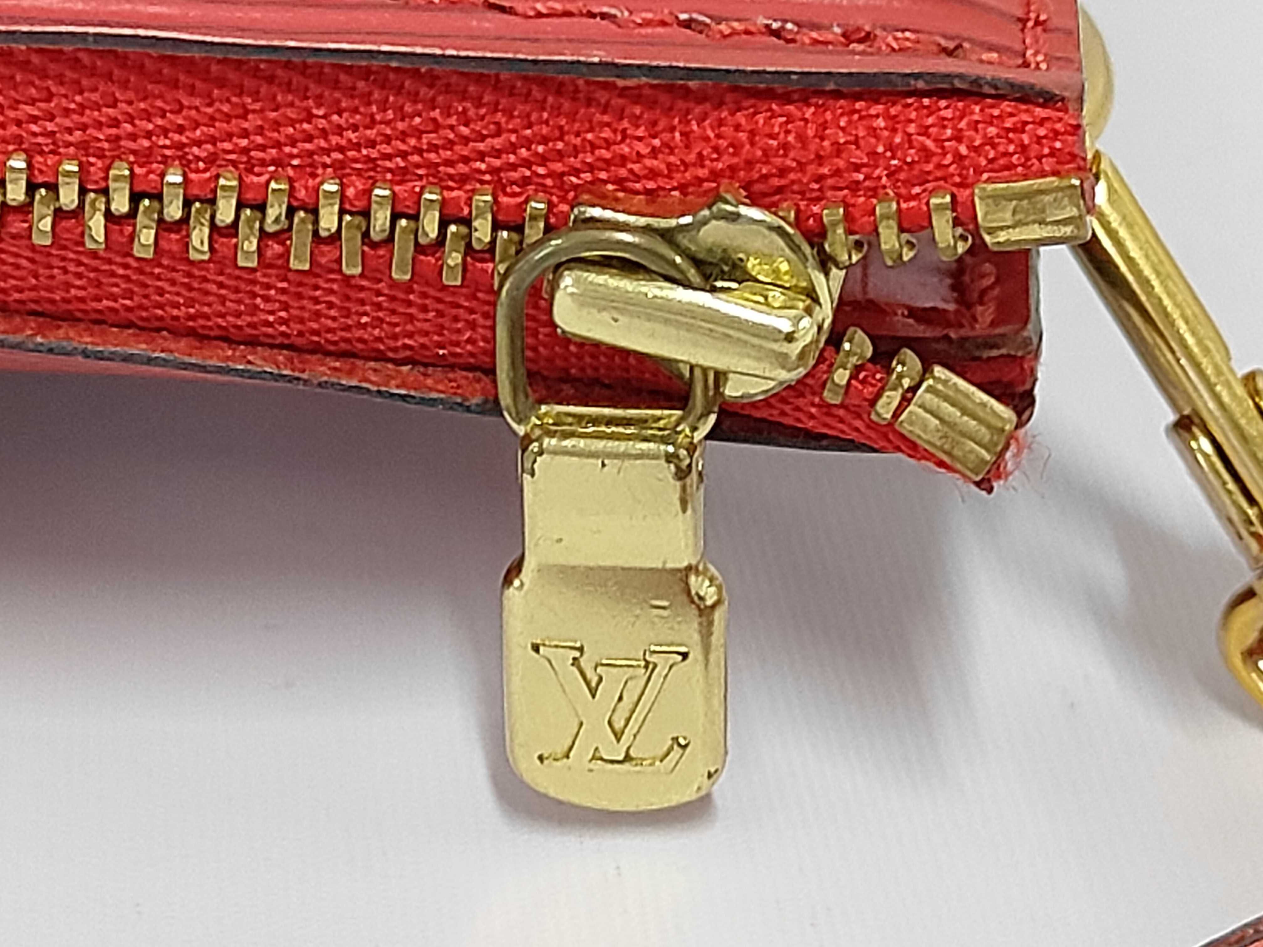 Epi Pochette Accessoires Castilian Red AR0030 Shoulder Bag — view 8