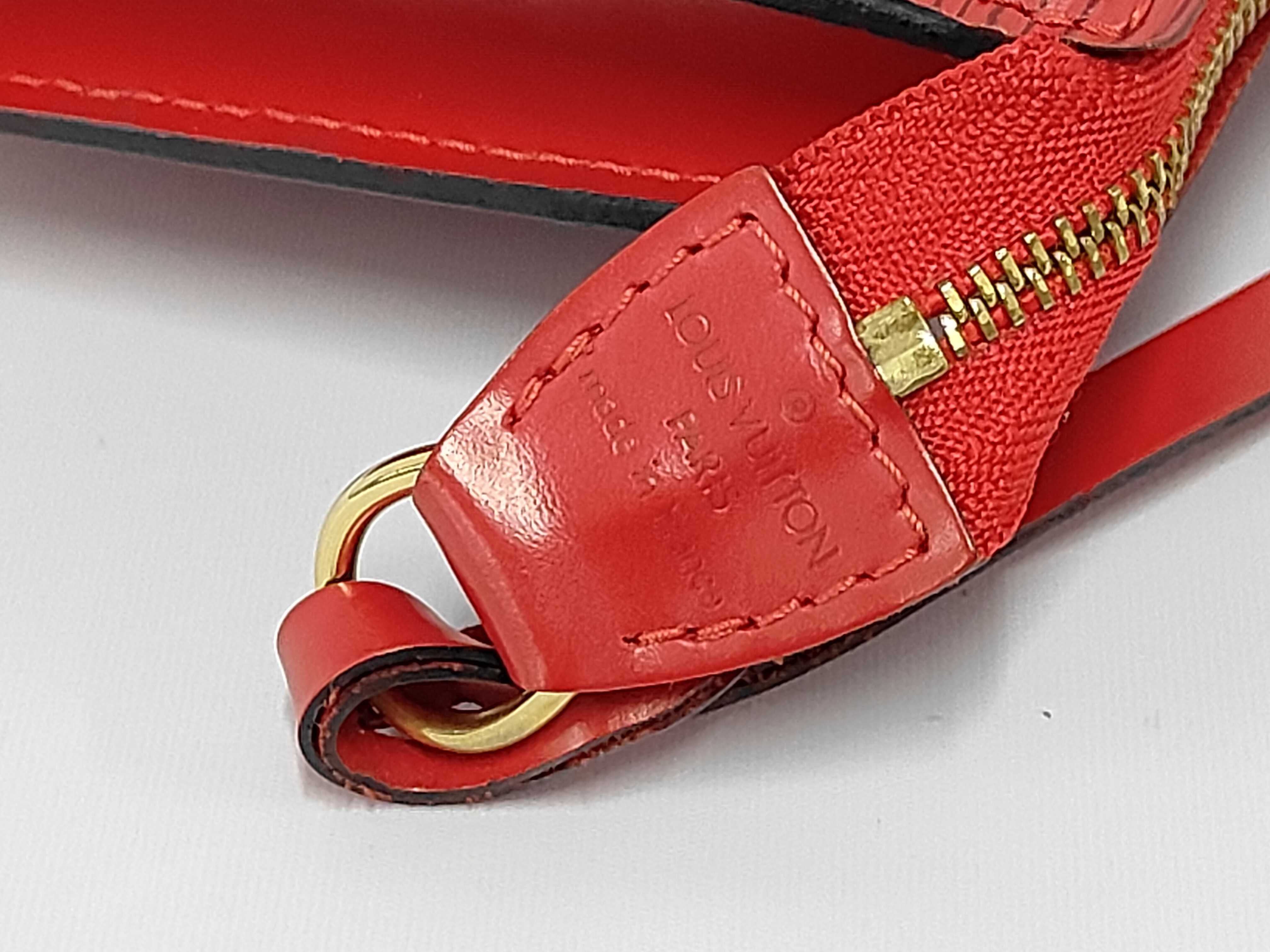 Epi Pochette Accessoires Castilian Red AR0030 Shoulder Bag — view 9
