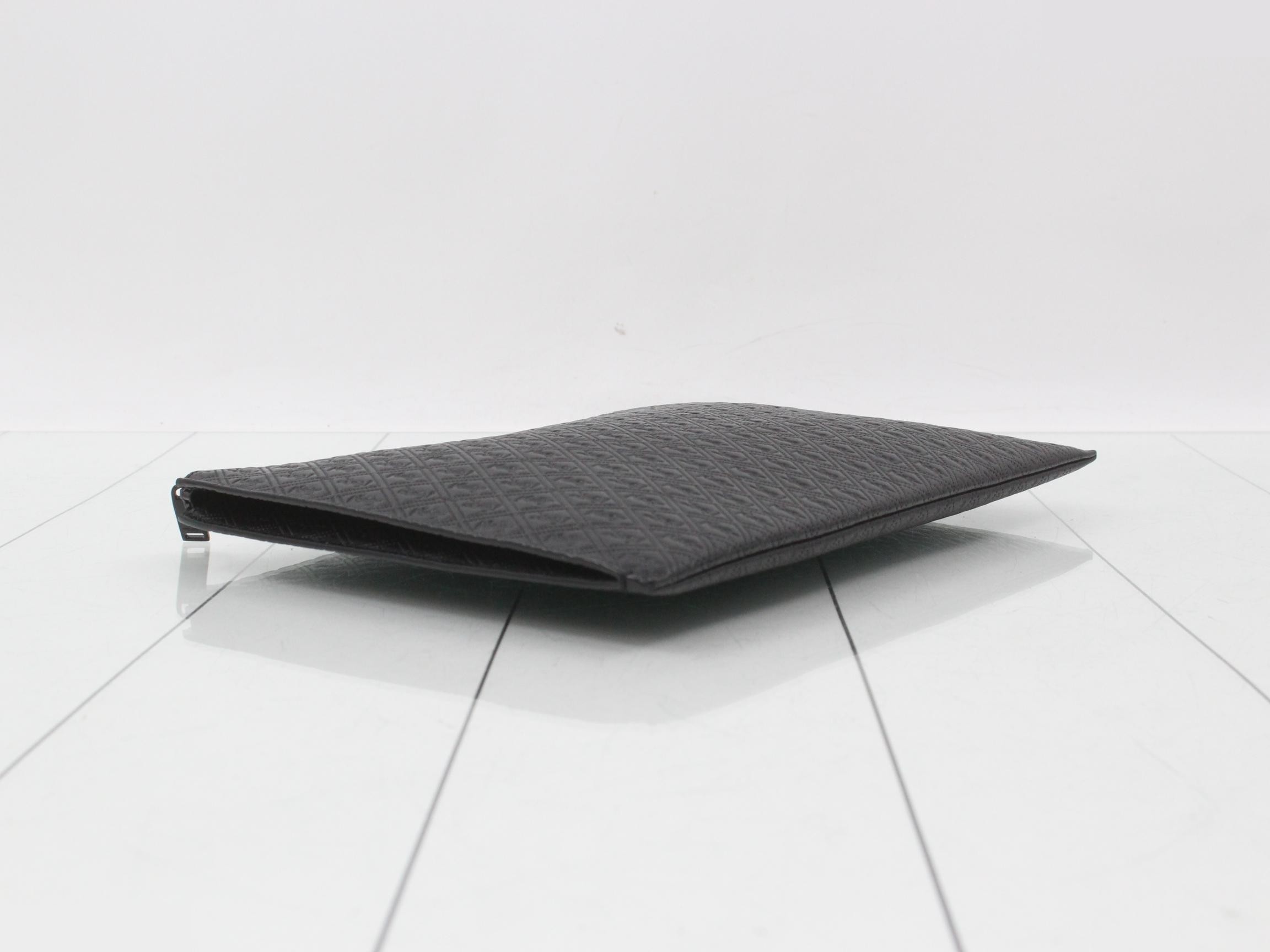 Le Monogram Leather Black Clutch Bag — view 5