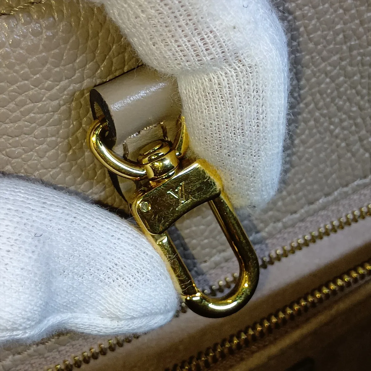 Monogram Empreinte OnTheGo MM M45607 Beige (RFID detected) — view 13