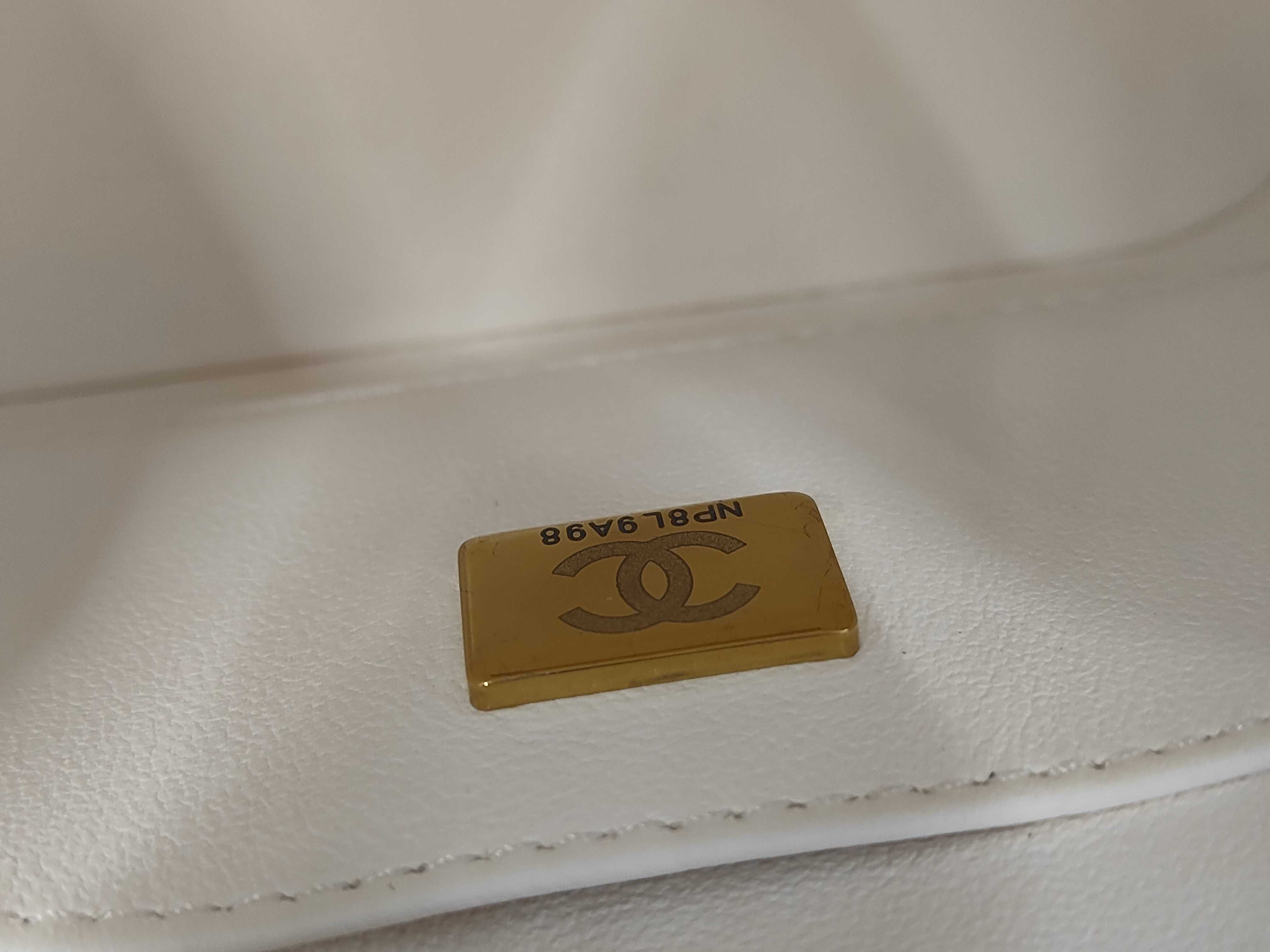 Matelassé Lambskin Mini Vanity 2-Way White Shoulder Bag with Random Plate Design — view 10