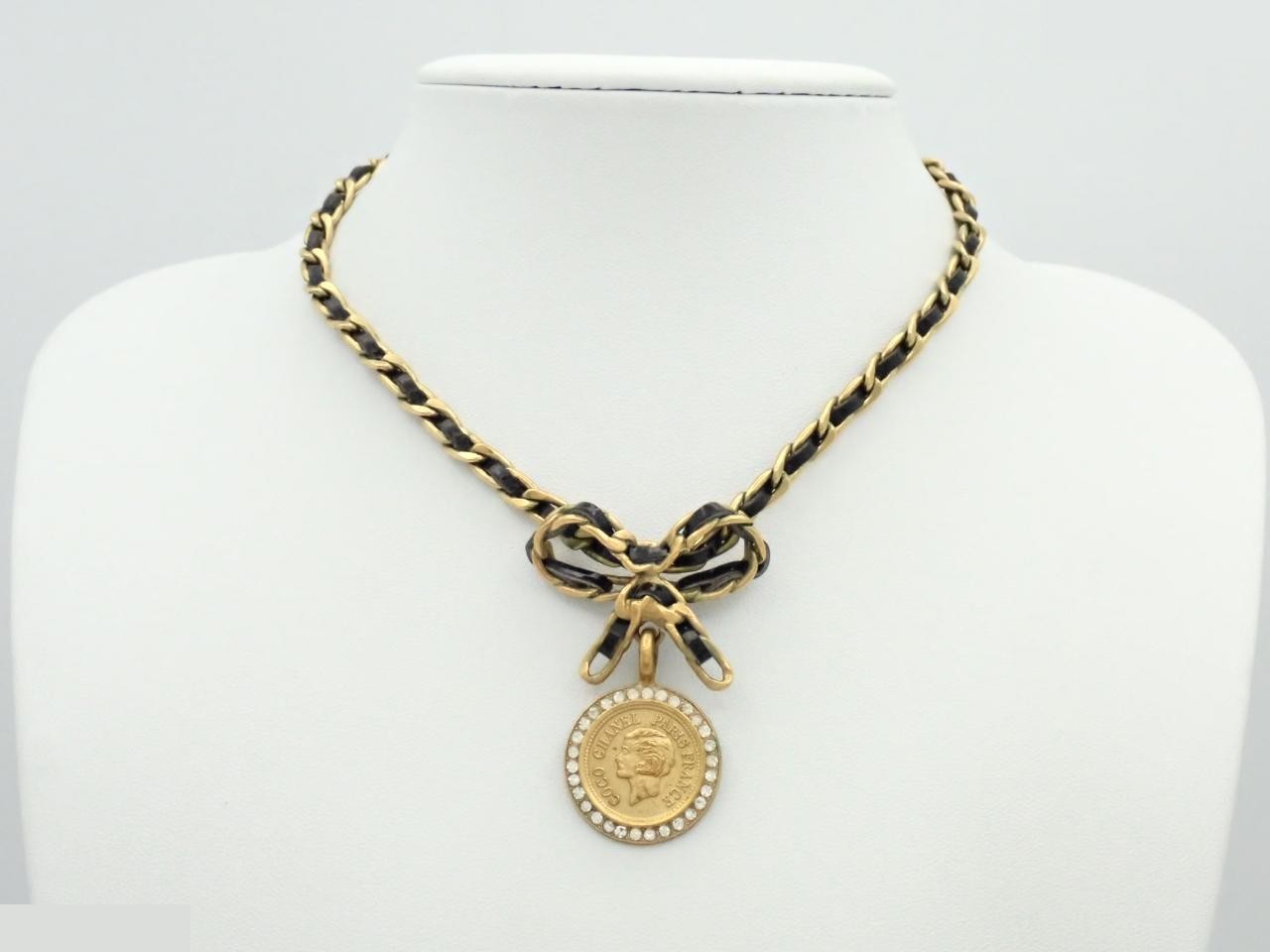 Vintage Classic (Precious Metal) Necklace/Pendant - 95P — view 3