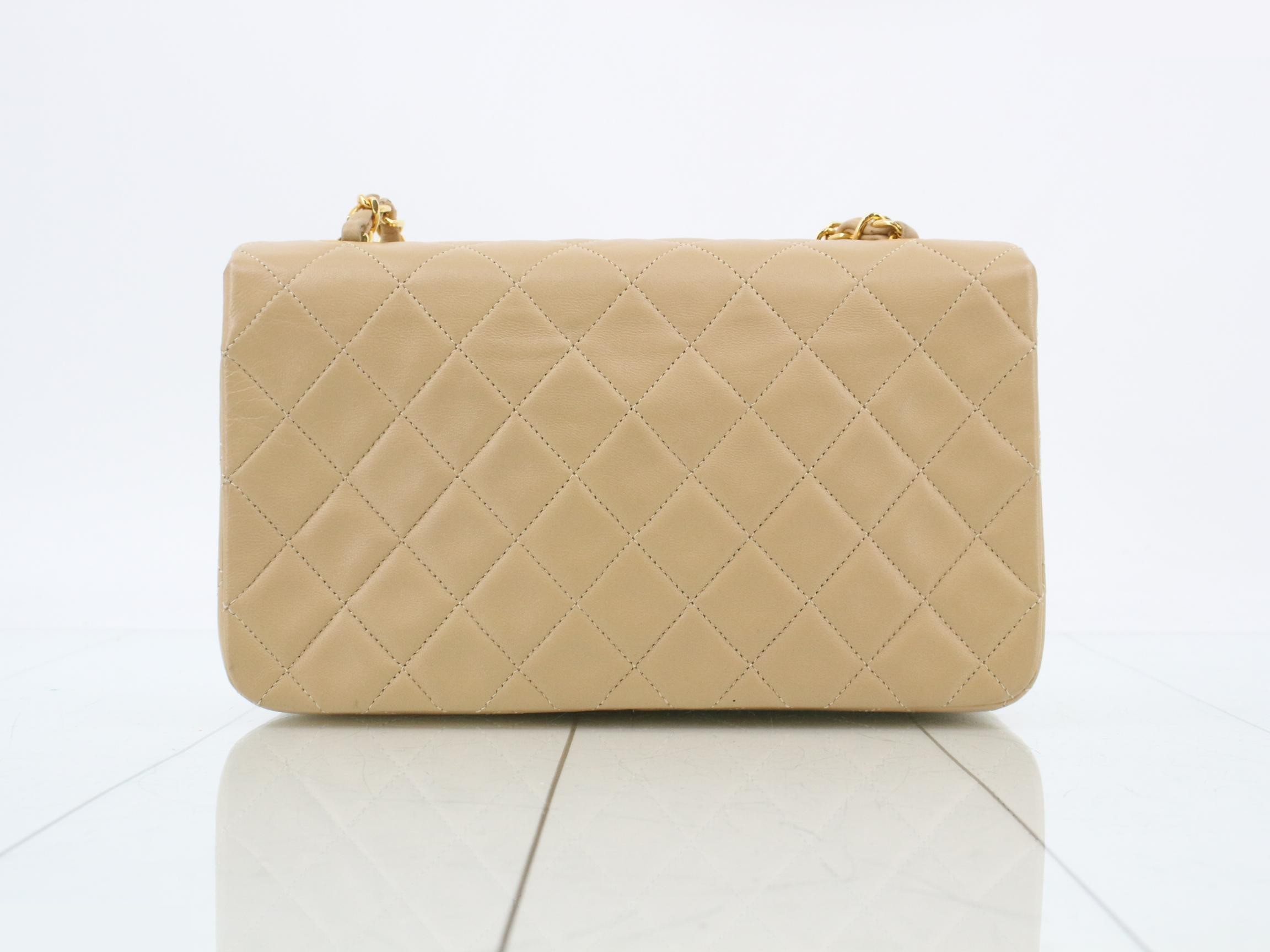 Matelassé (Bag) - Chain Shoulder Bag — view 2