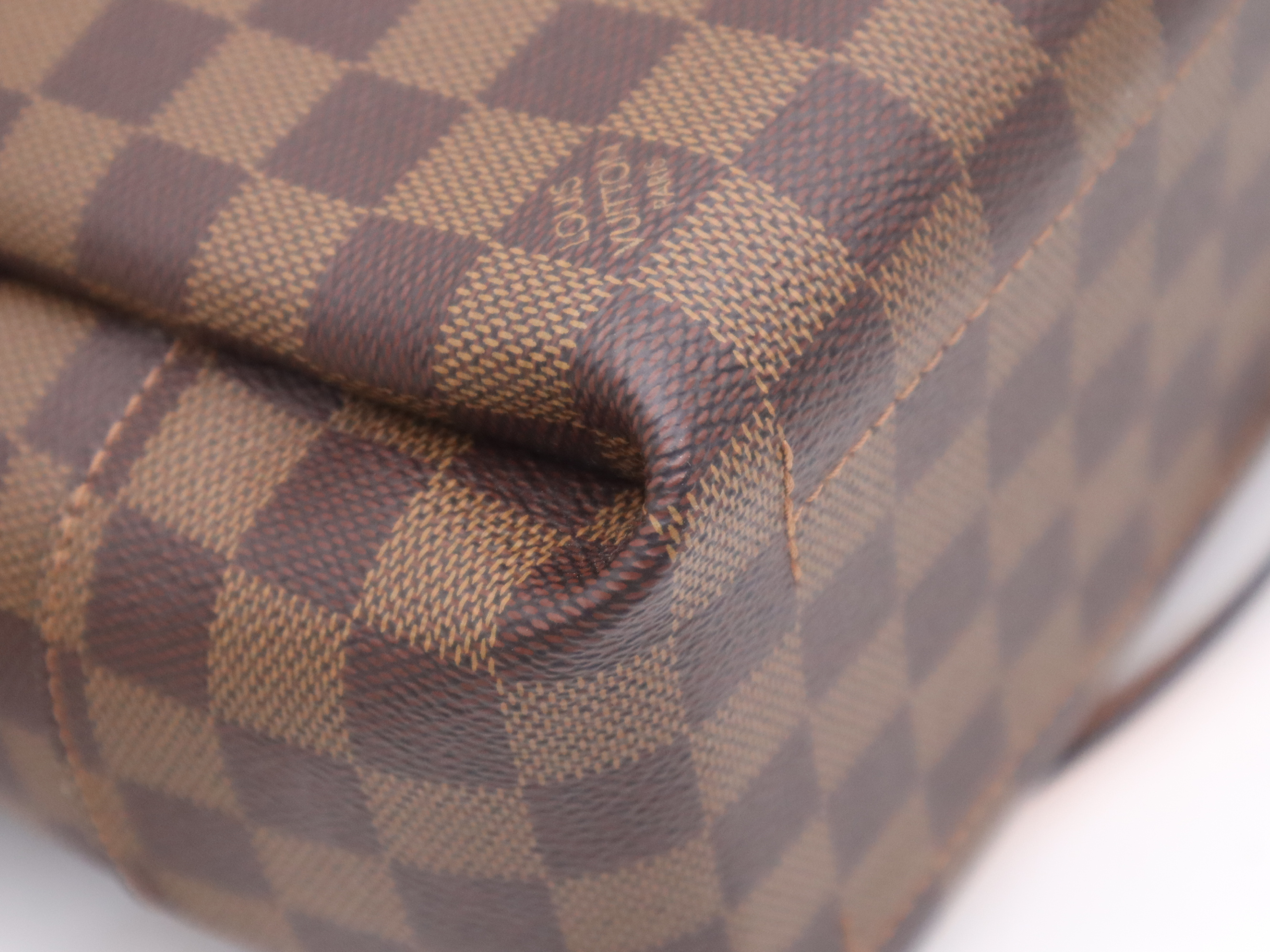 N60297 Damier Belmont NVBB Venus Handbag with Shoulder Strap, Pouch, and Dust Bag — view 9