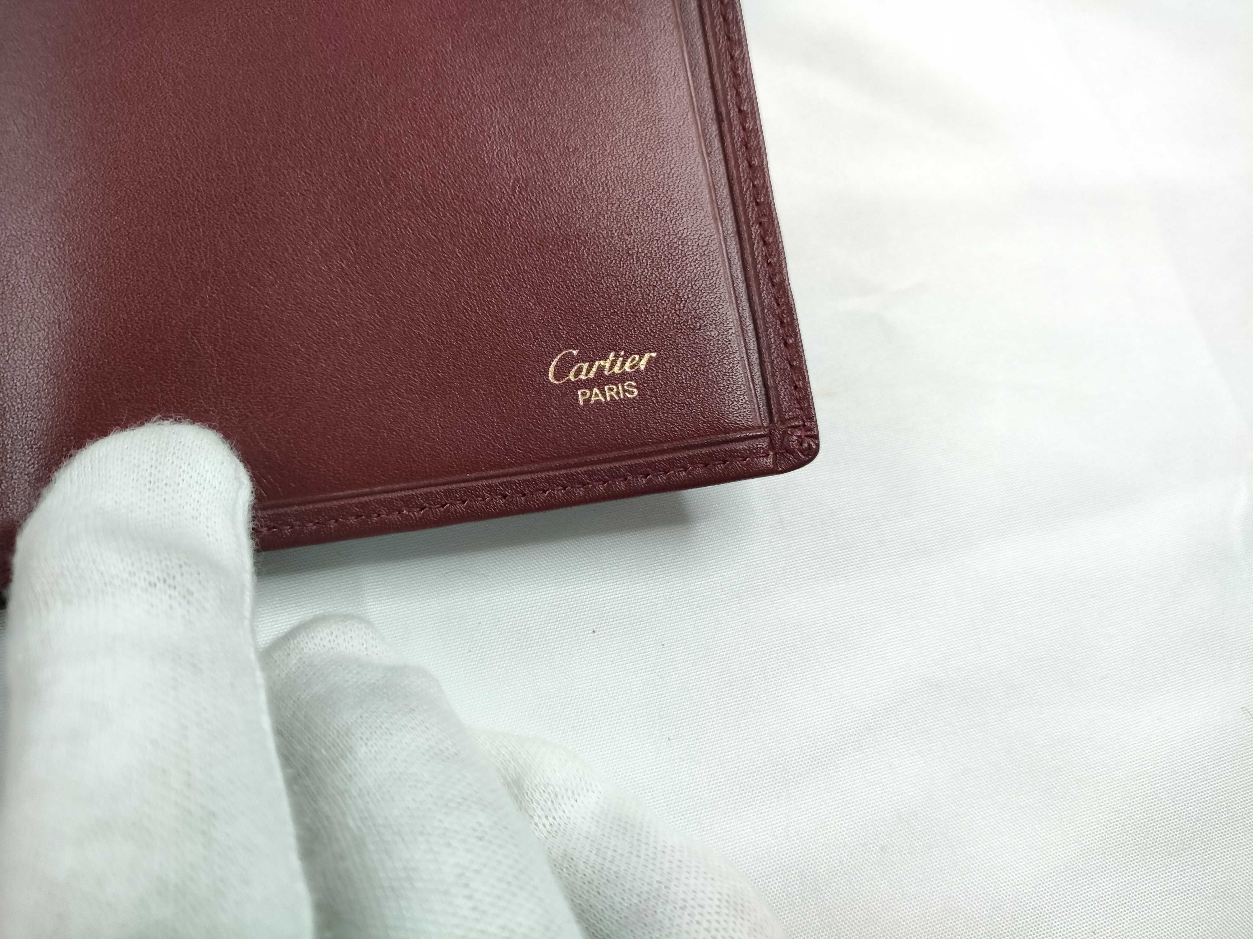 Must line leather bi-fold wallet — view 9