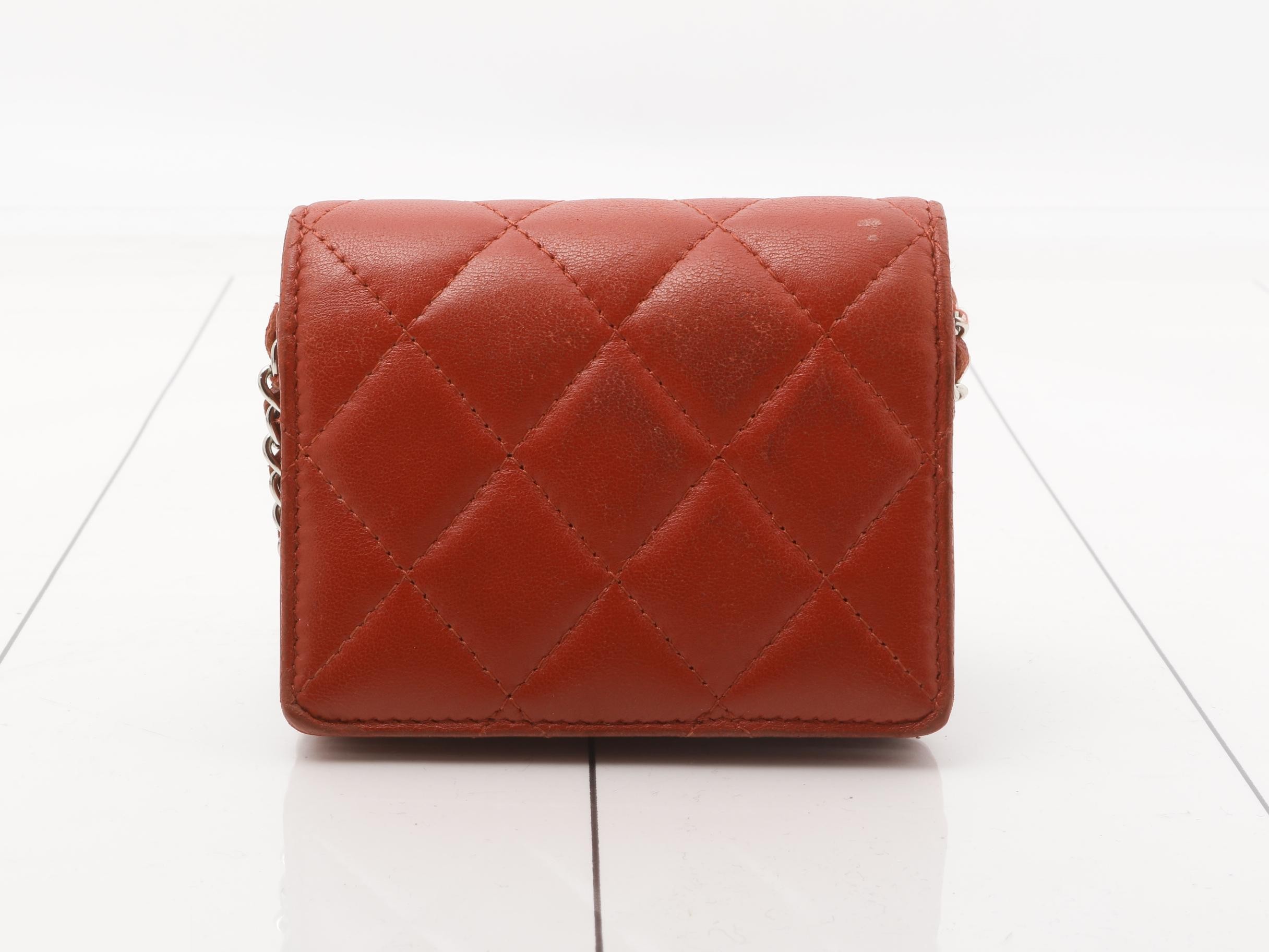 Matelassé chain wallet, lambskin, red — view 2