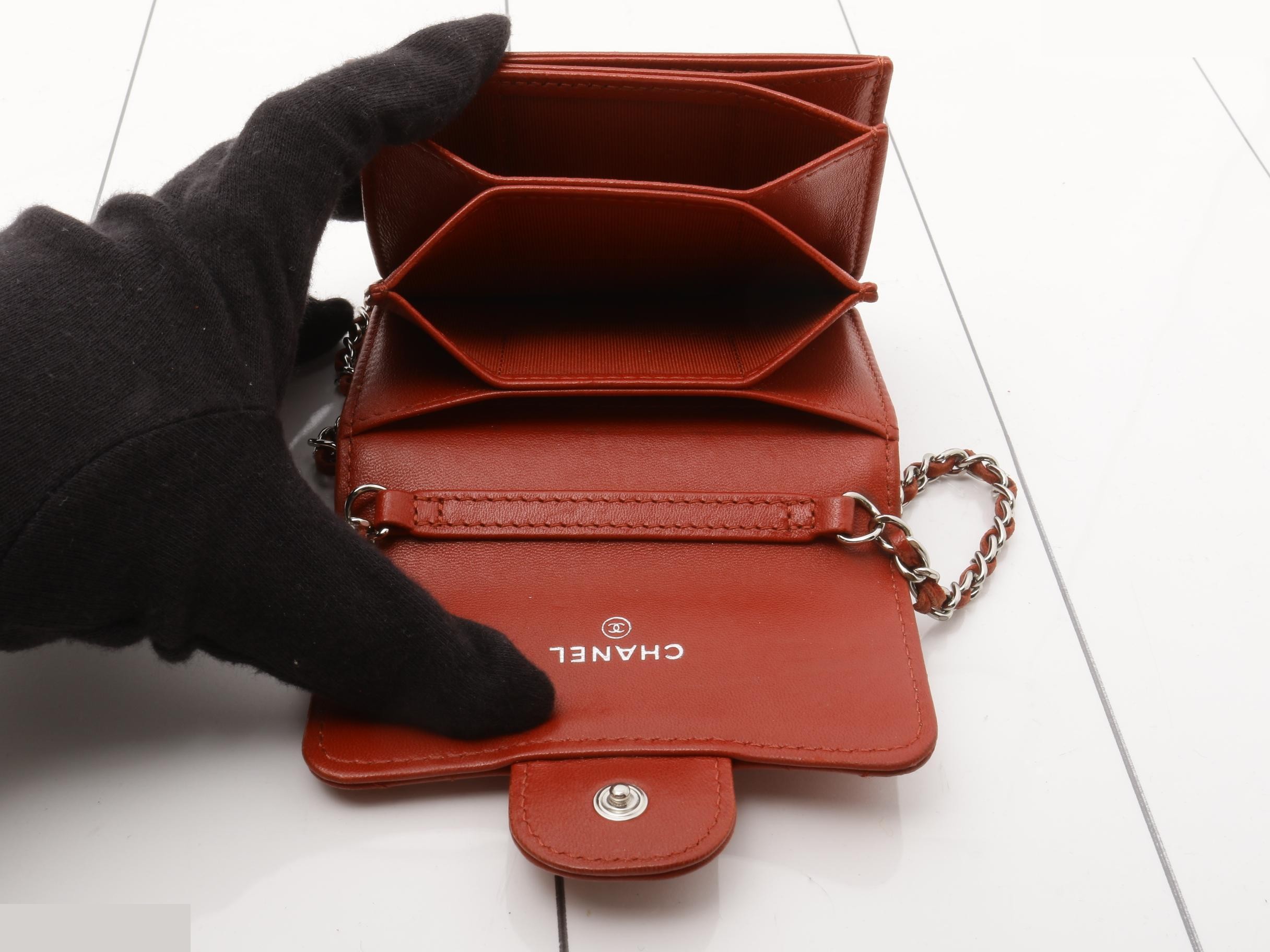 Matelassé chain wallet, lambskin, red — view 4