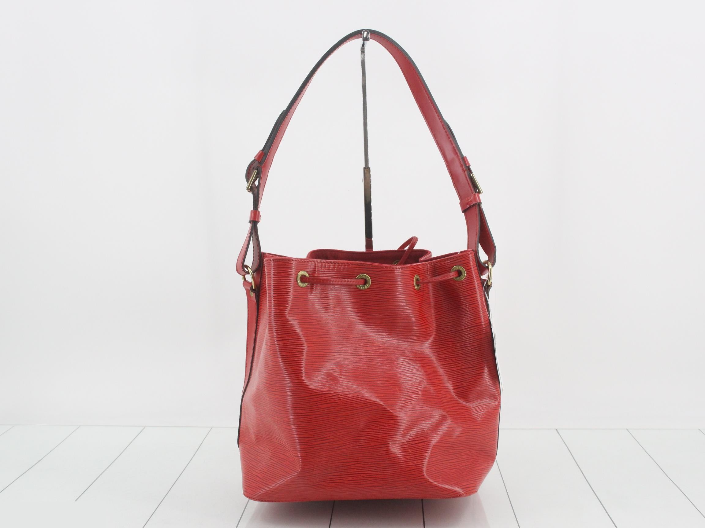 Epi Petit Noé Shoulder Bag — view 2