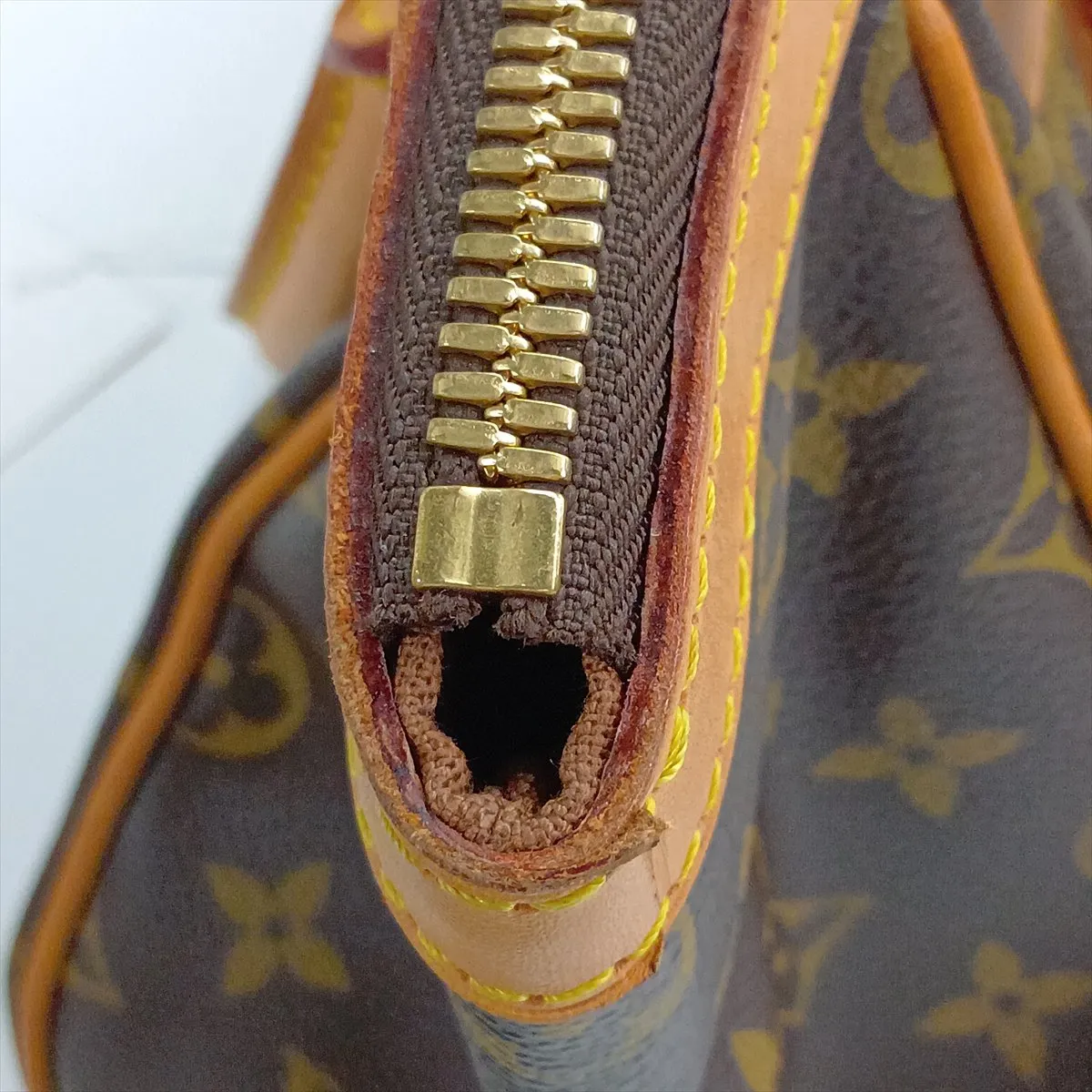 Monogram Tivoli PM M40143 VI3098 Brown — view 12