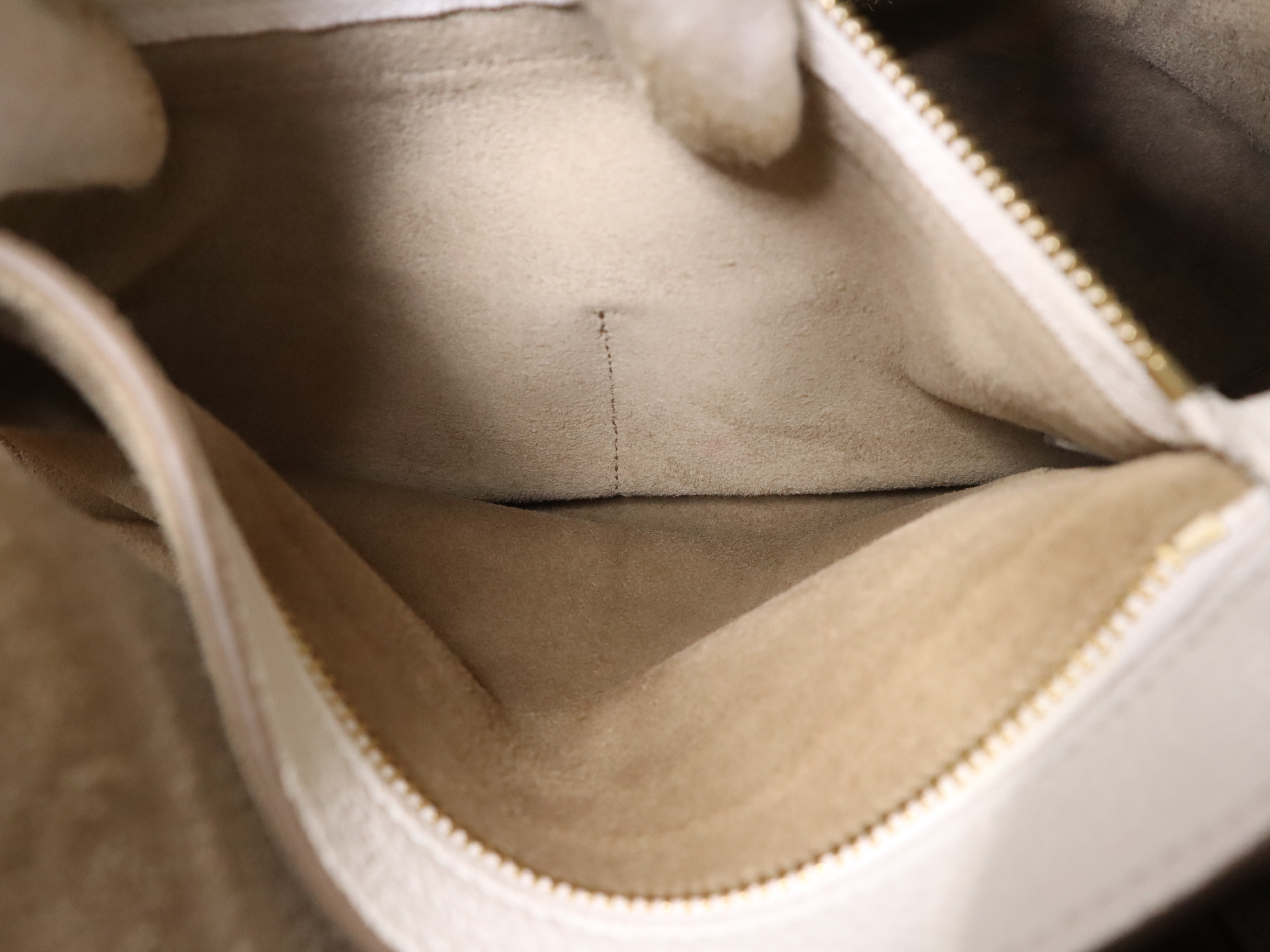 176023TNI.01BC Leather Cabas Phantom Small White Gold Hardware Tote Bag — view 13