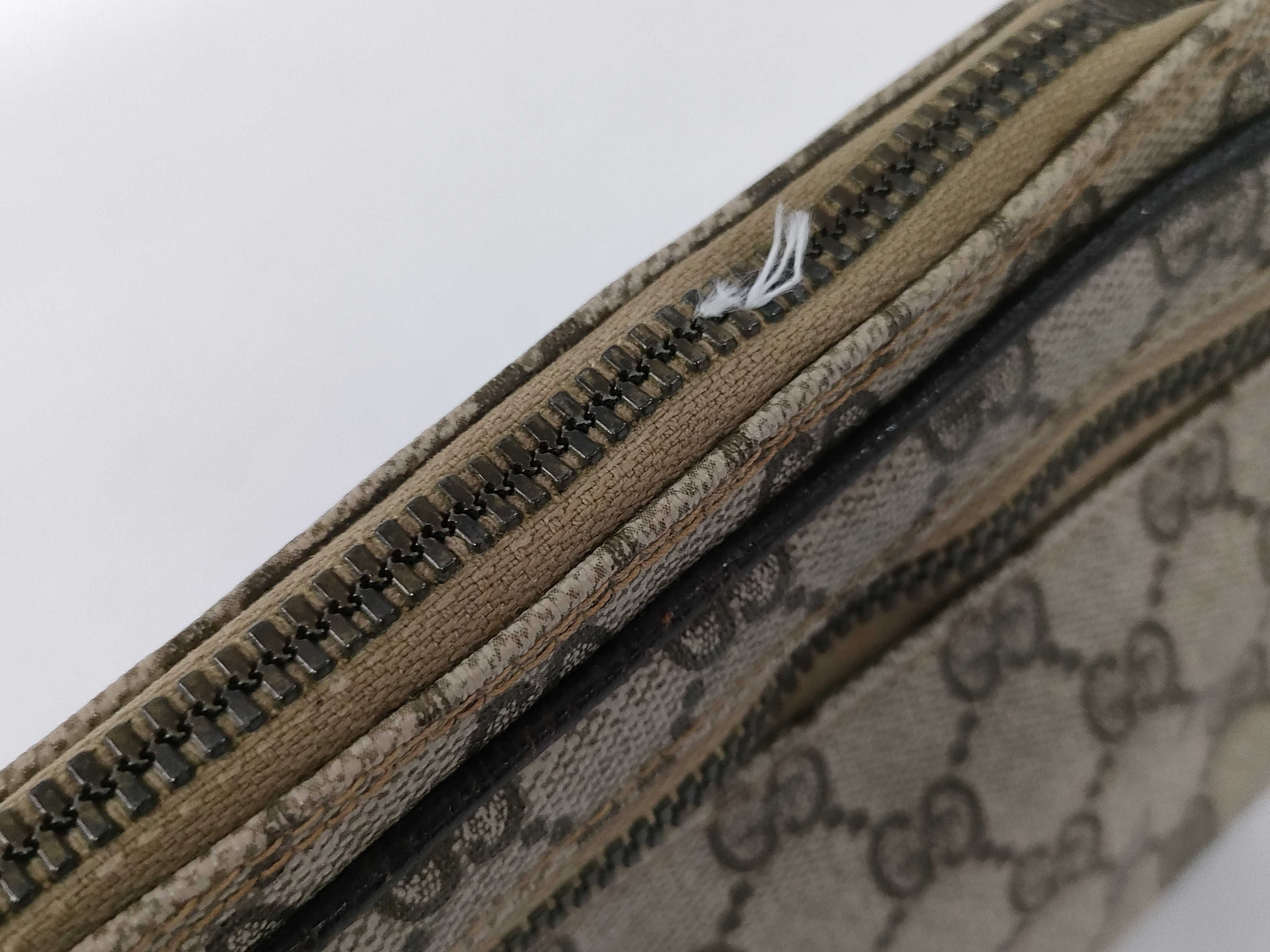 GG Supreme Shoulder Bag — view 5