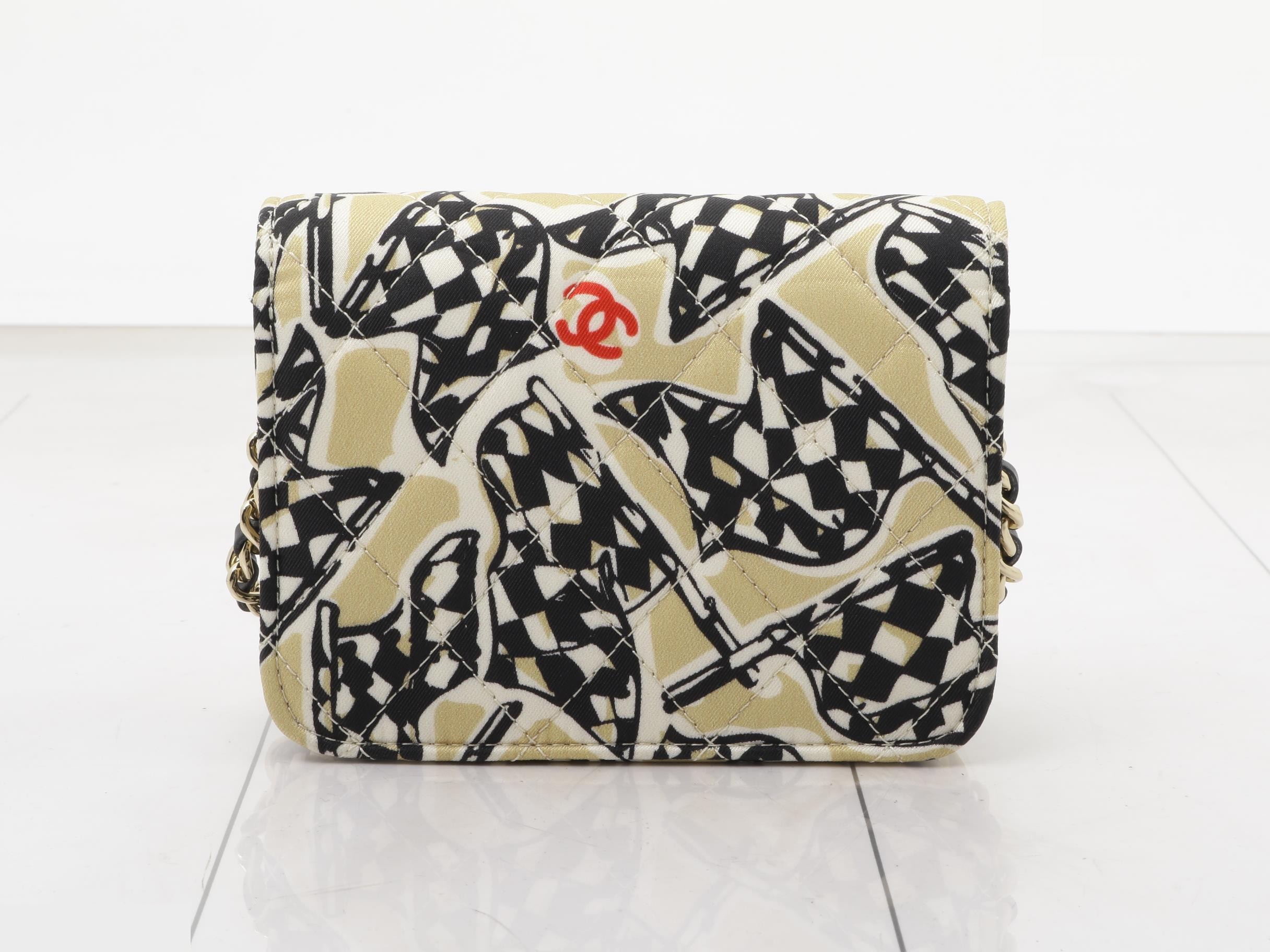 Matelassé Chain Case — view 2