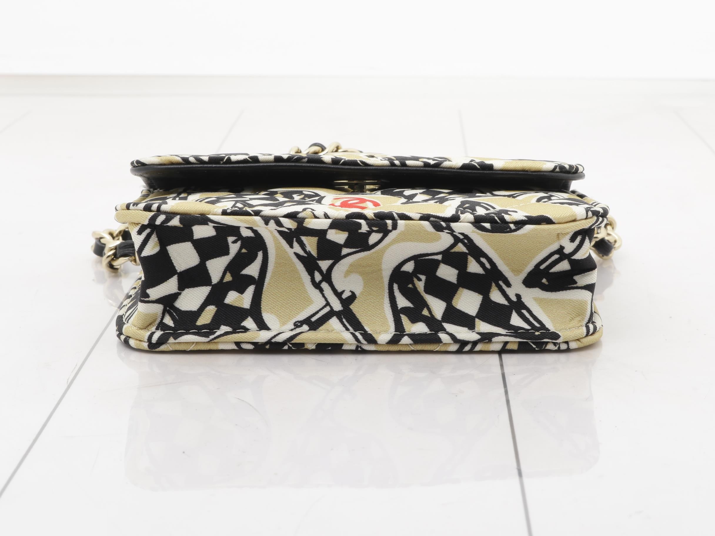 Matelassé Chain Case — view 3