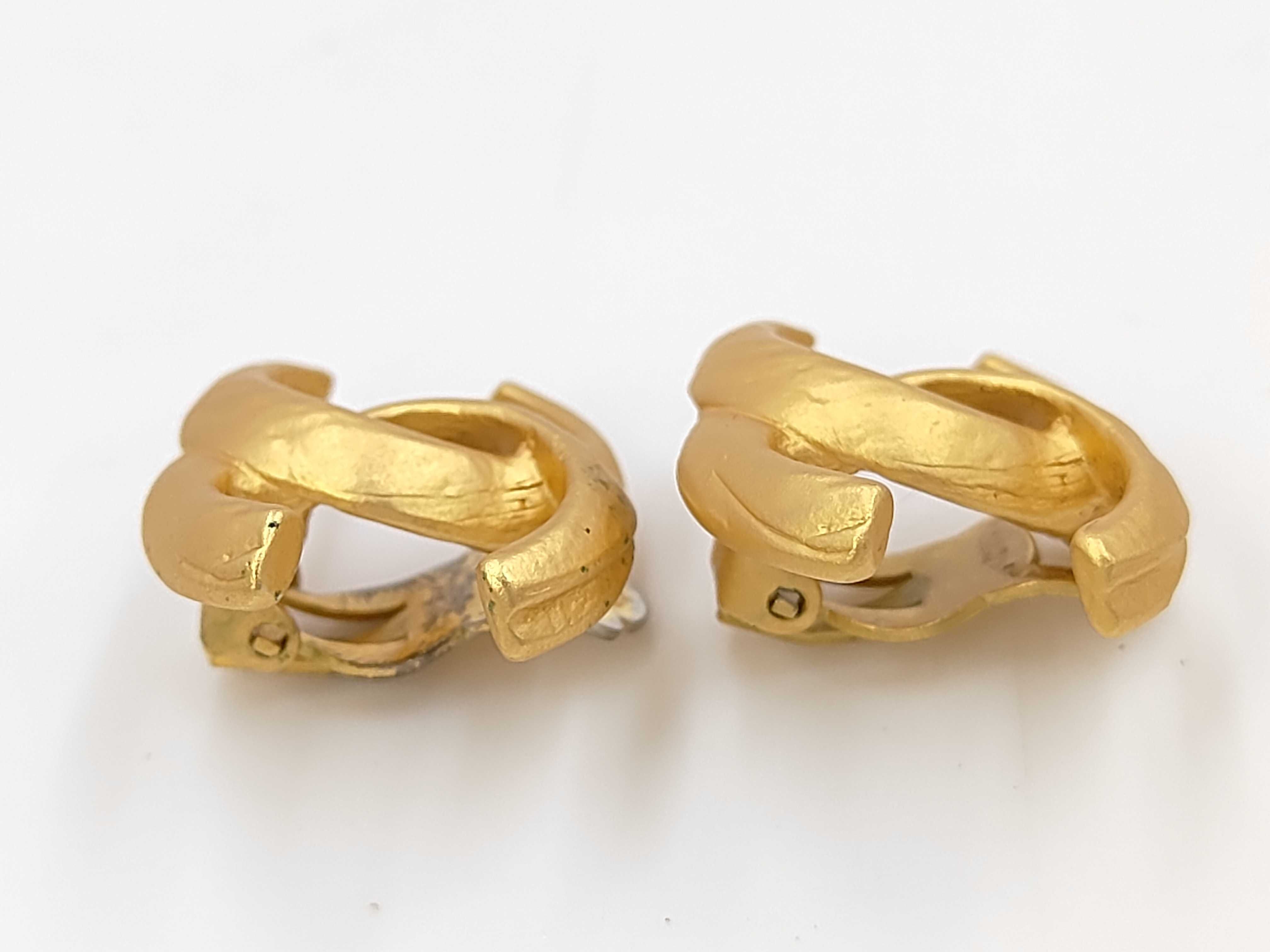 earrings, Coco Mark design, matte gold, 00T, 2.5cm wide. — view 2