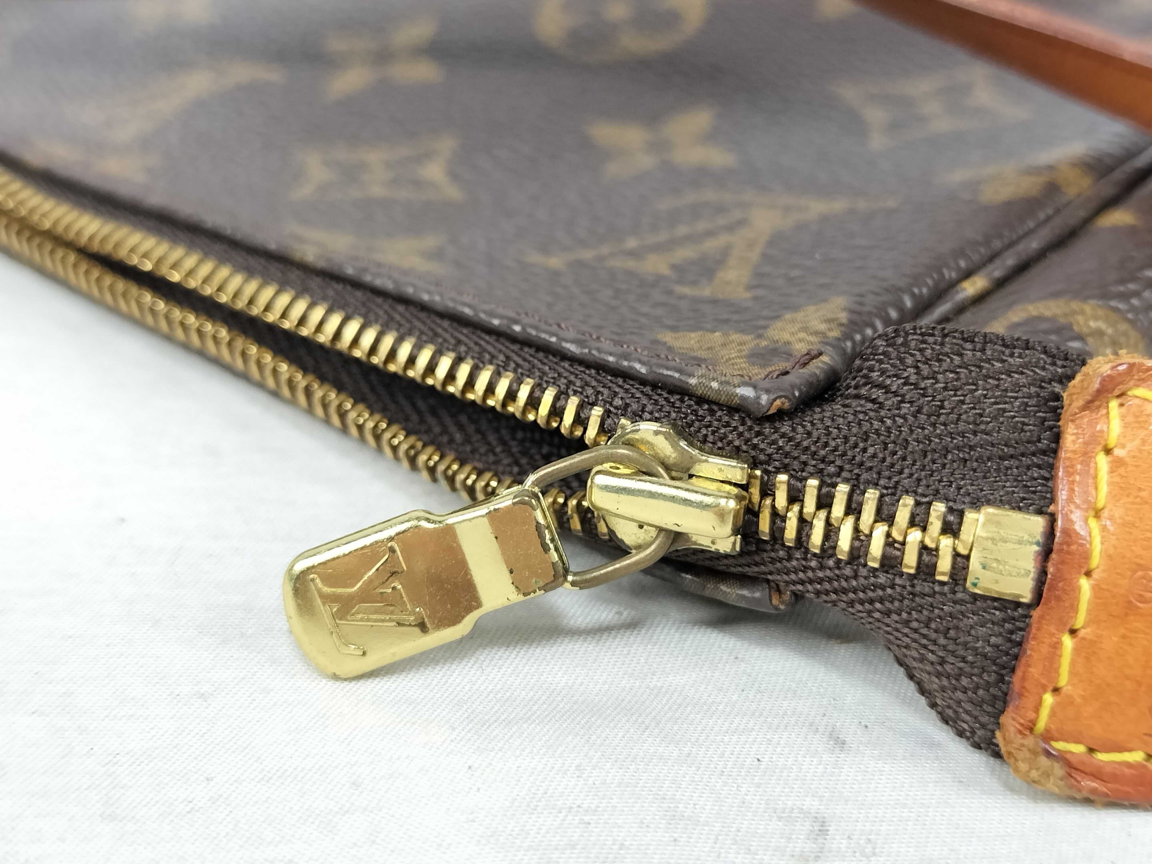 Monogram Vuitton Pochette Accessoires M51980 AR1919 Handbag — view 12