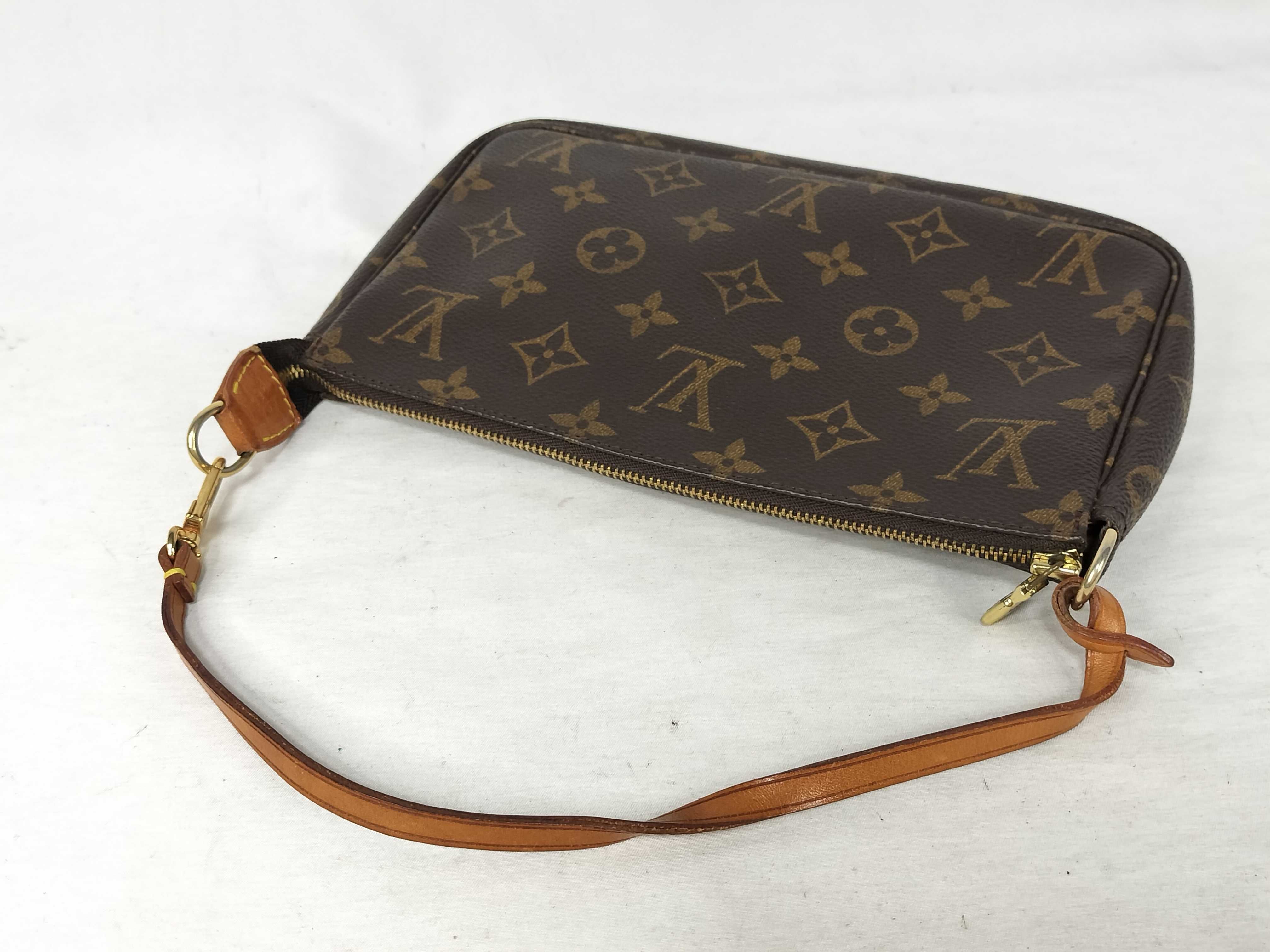 Monogram Vuitton Pochette Accessoires M51980 AR1919 Handbag — view 3