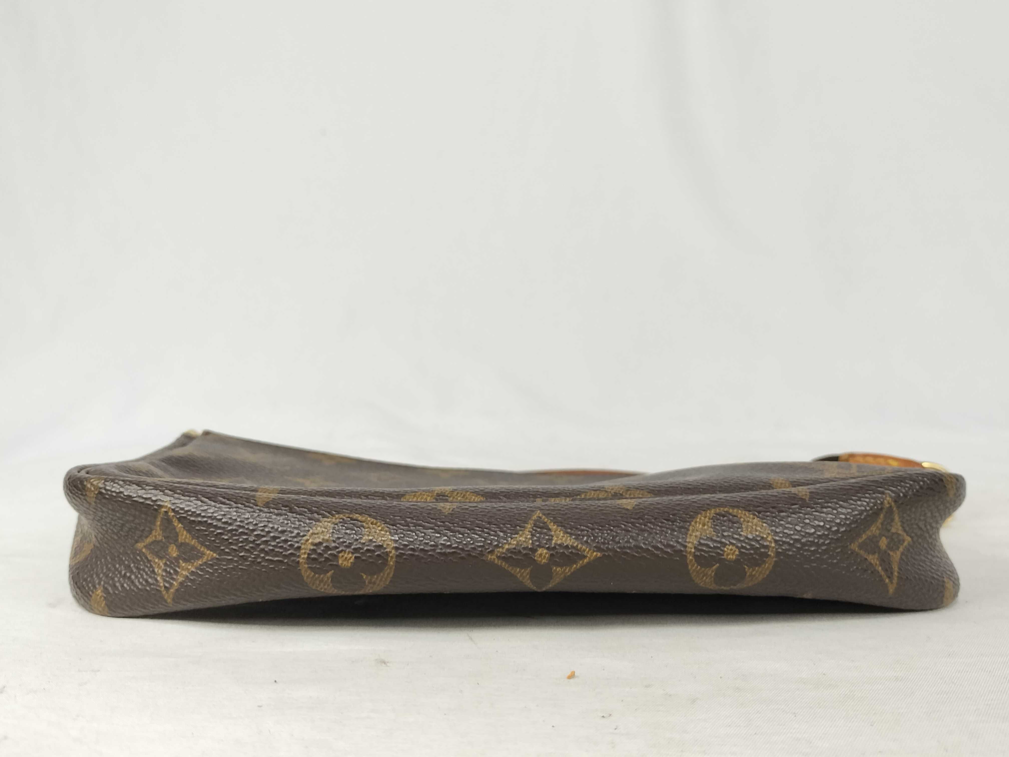Monogram Vuitton Pochette Accessoires M51980 AR1919 Handbag — view 8