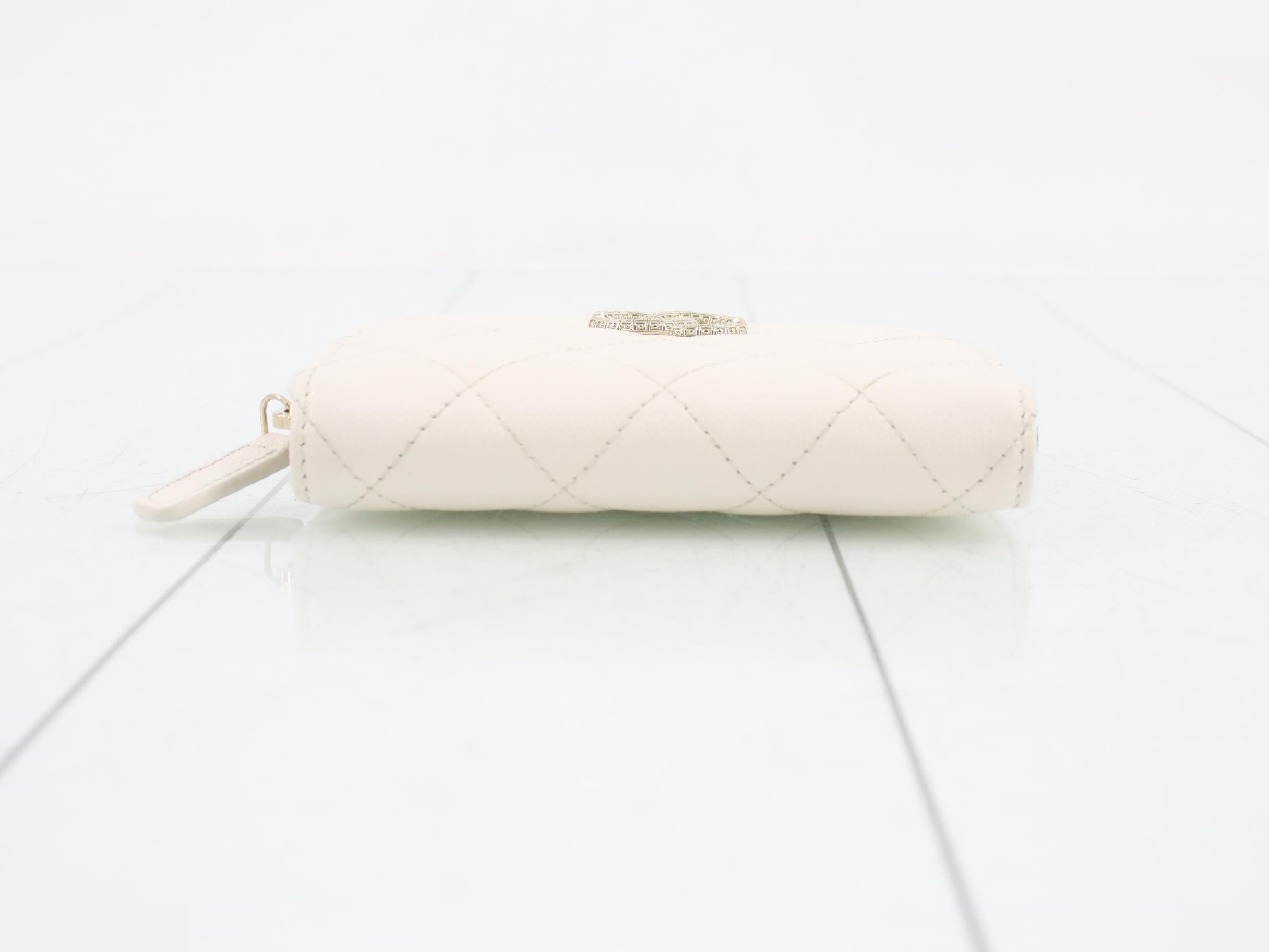 Caviar skin (bag) and coin case — view 3