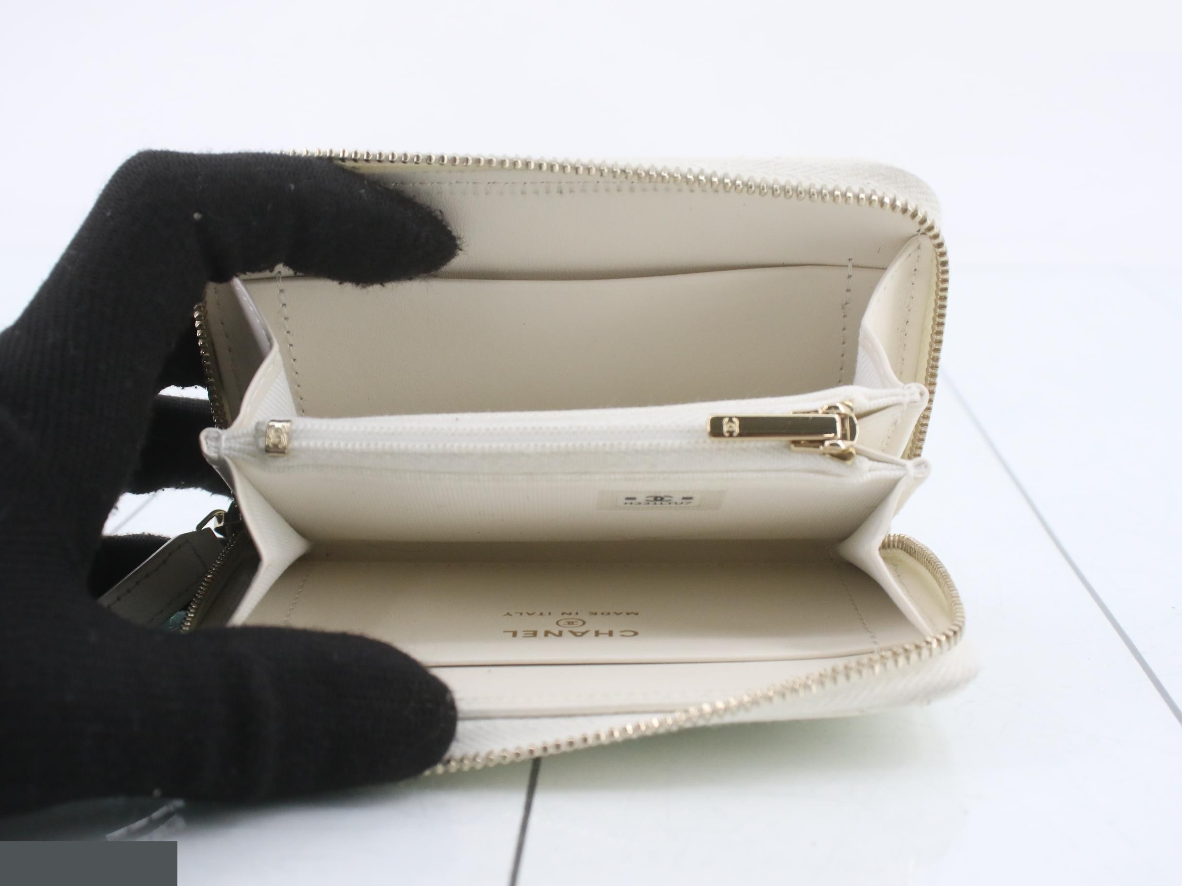 Caviar skin (bag) and coin case — view 4