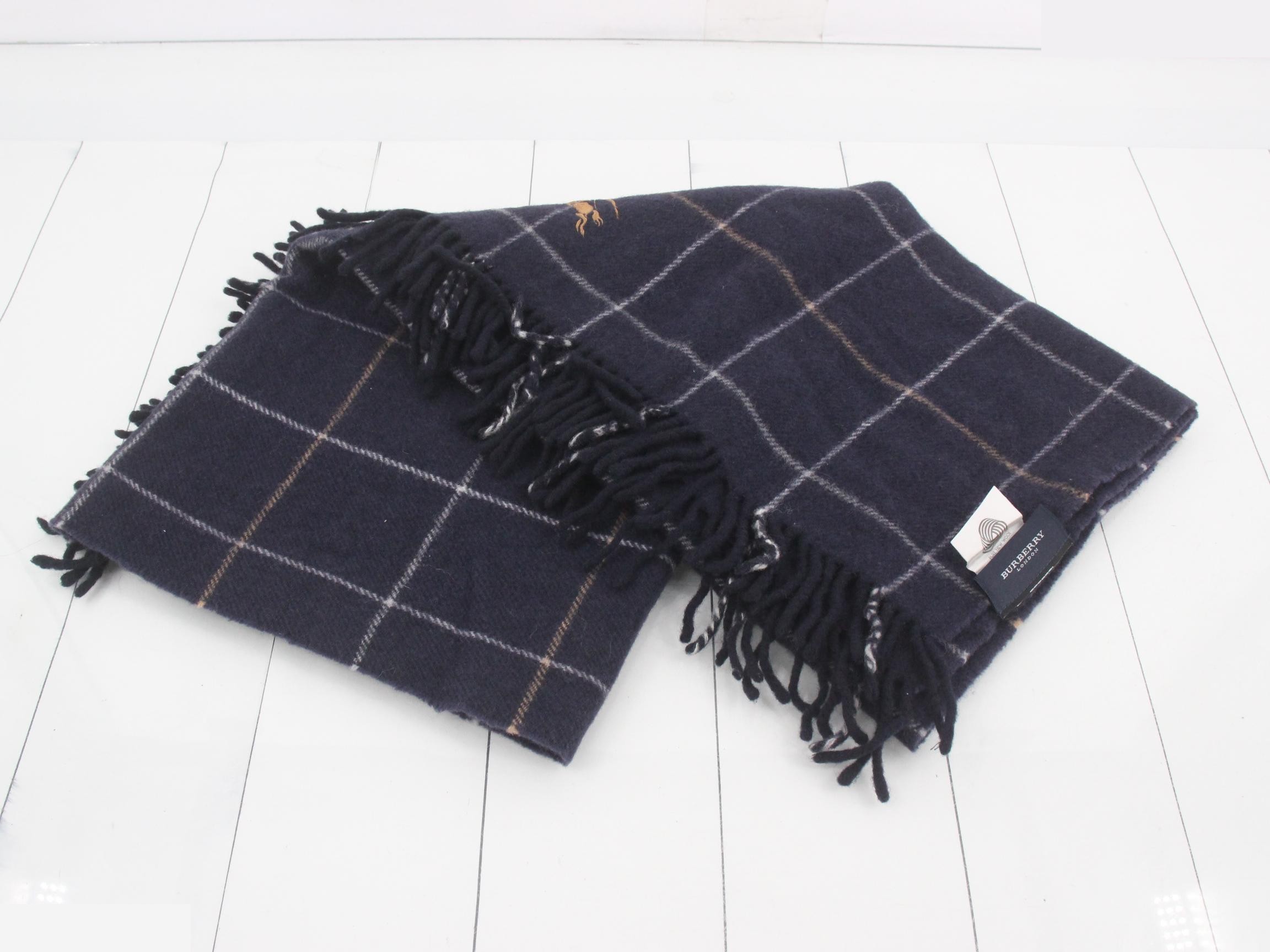 Other items: accessories, shawls (lap blankets) — view 2