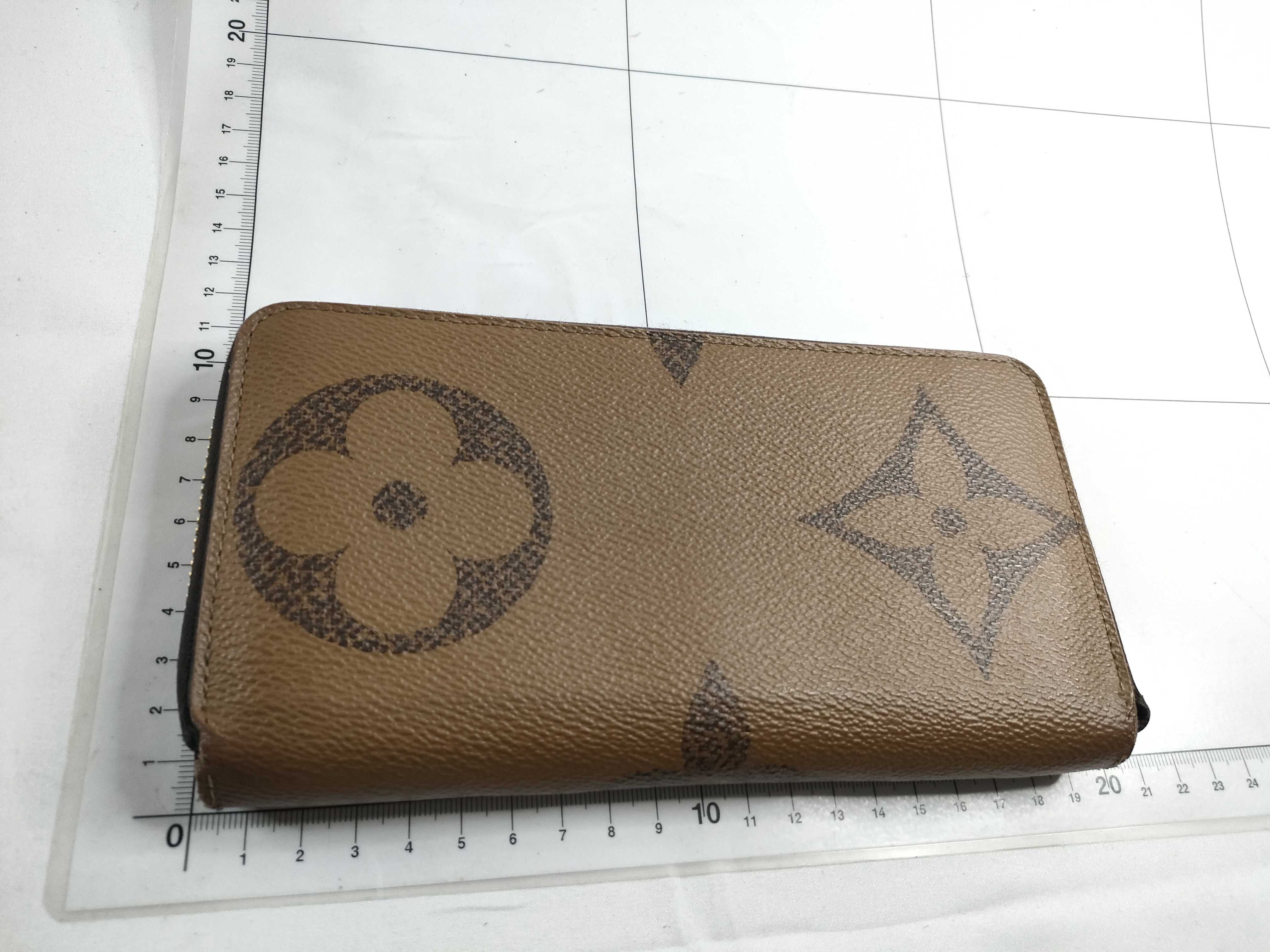 Zippy Wallet Monogram Giant M69353 Wallet — view 2