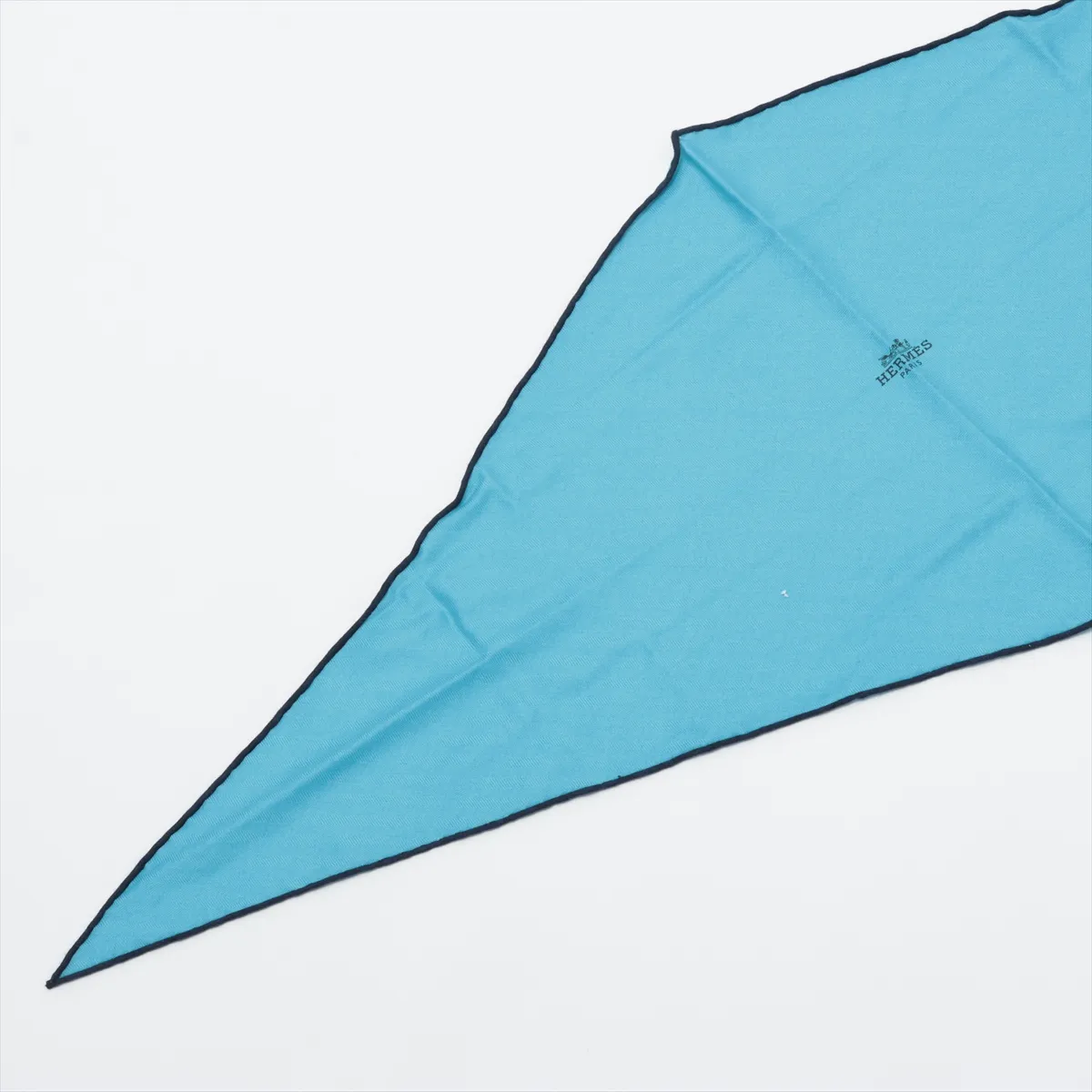 Losange scarf, cashmere x silk, light blue, some wear, snags, pilling. — view 3