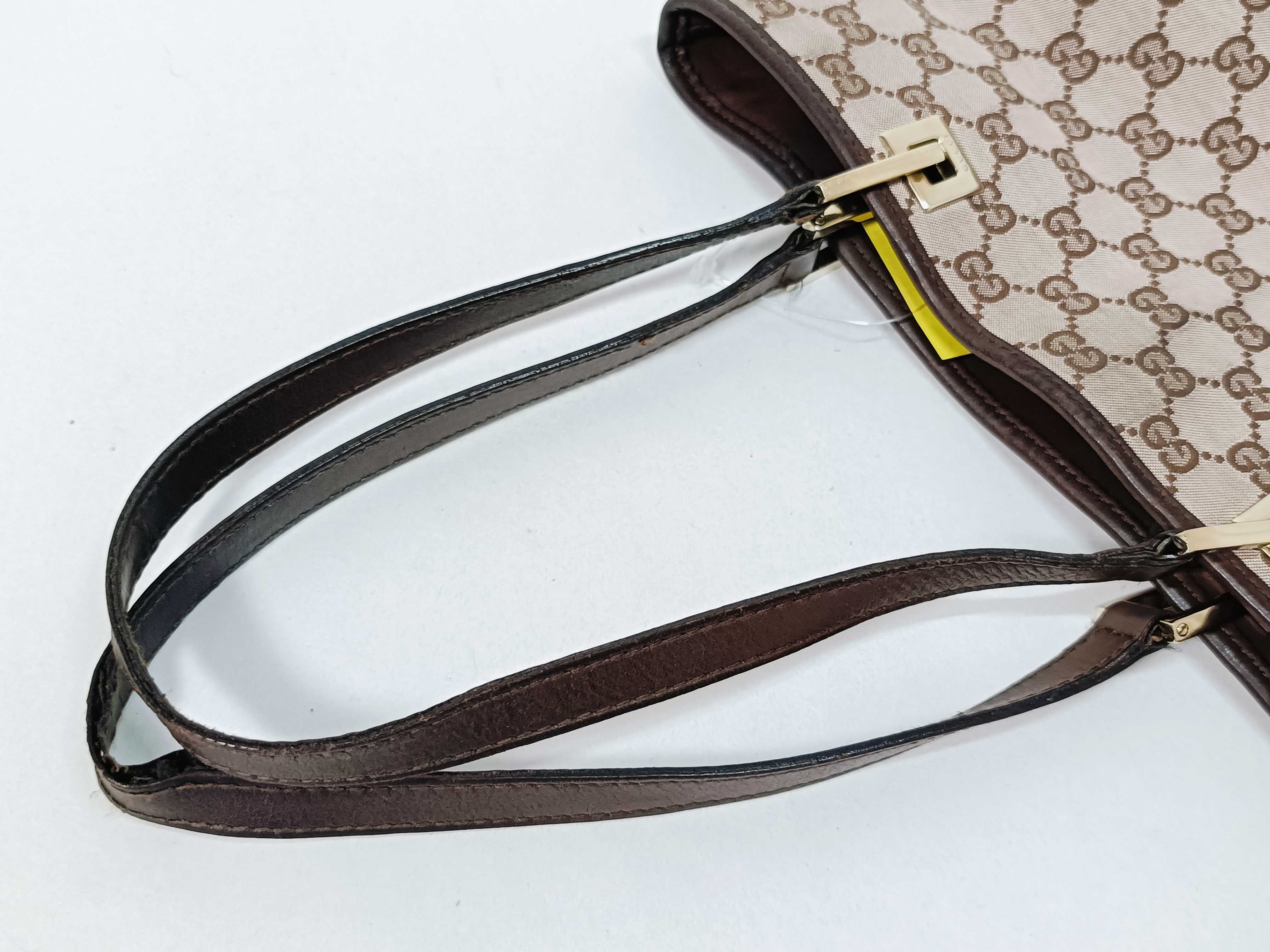 GG Canvas 002・1099 Handbag — view 3