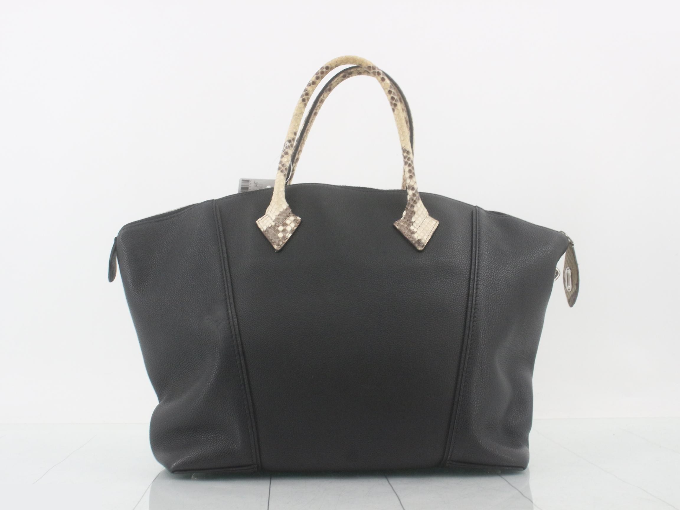 handbag — view 2