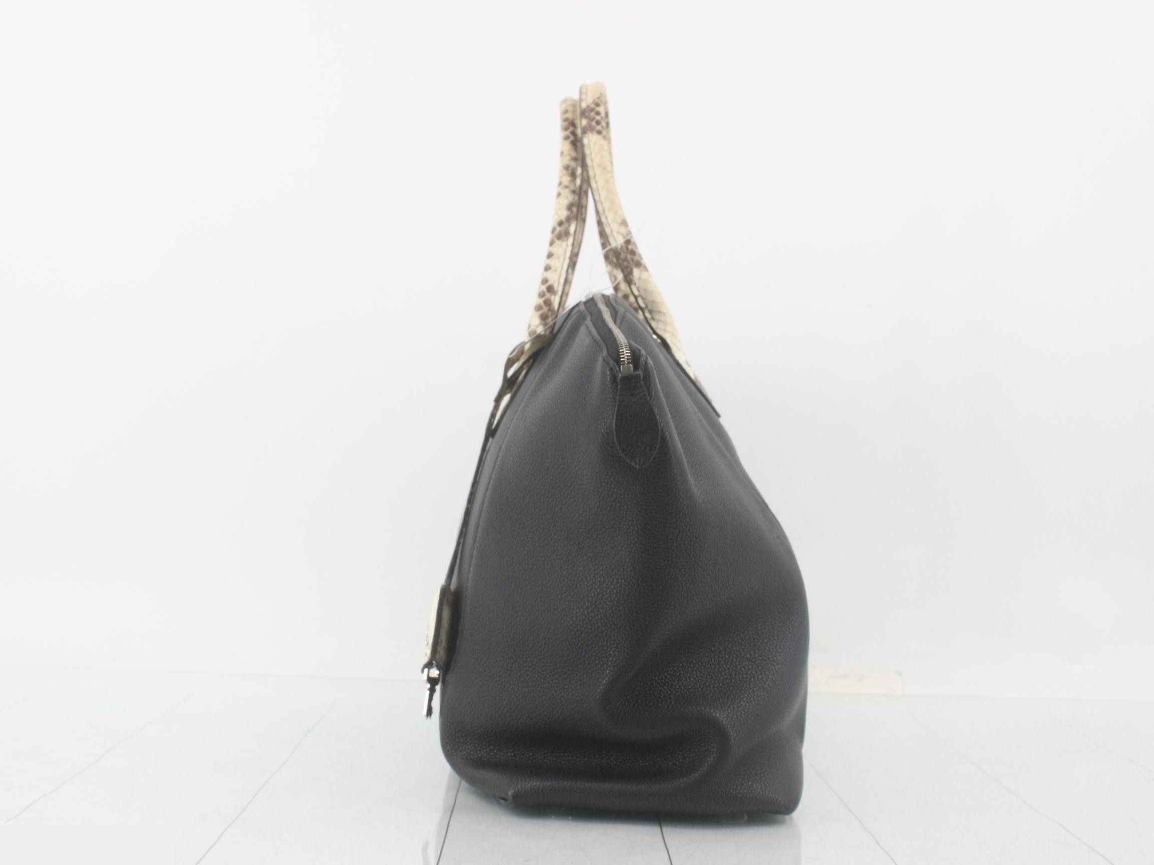 handbag — view 3