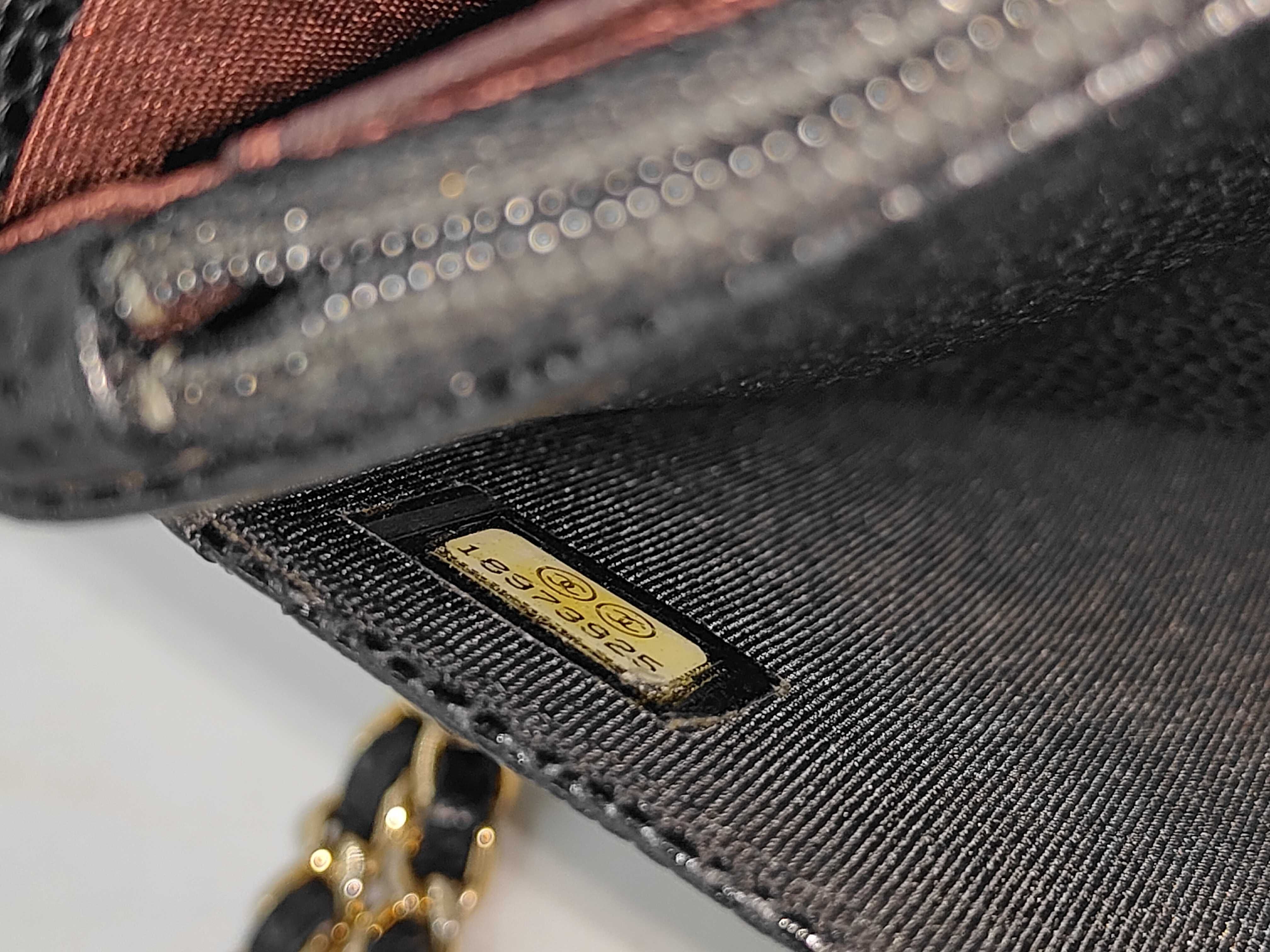 Caviar Chain Wallet Shoulder Bag — view 11