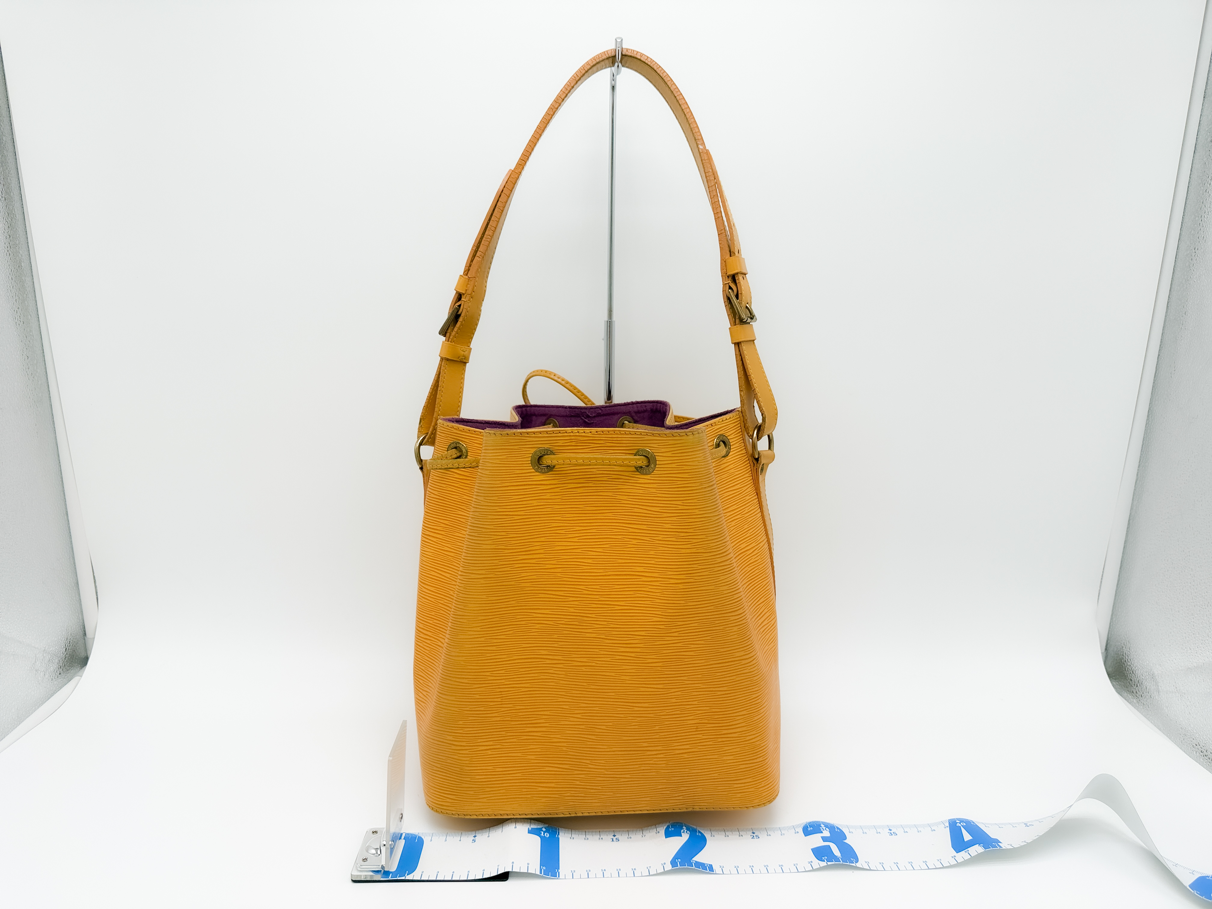 Epi M44109 Petit Noé Tassili Yellow AR0964 Shoulder Bag — view 2
