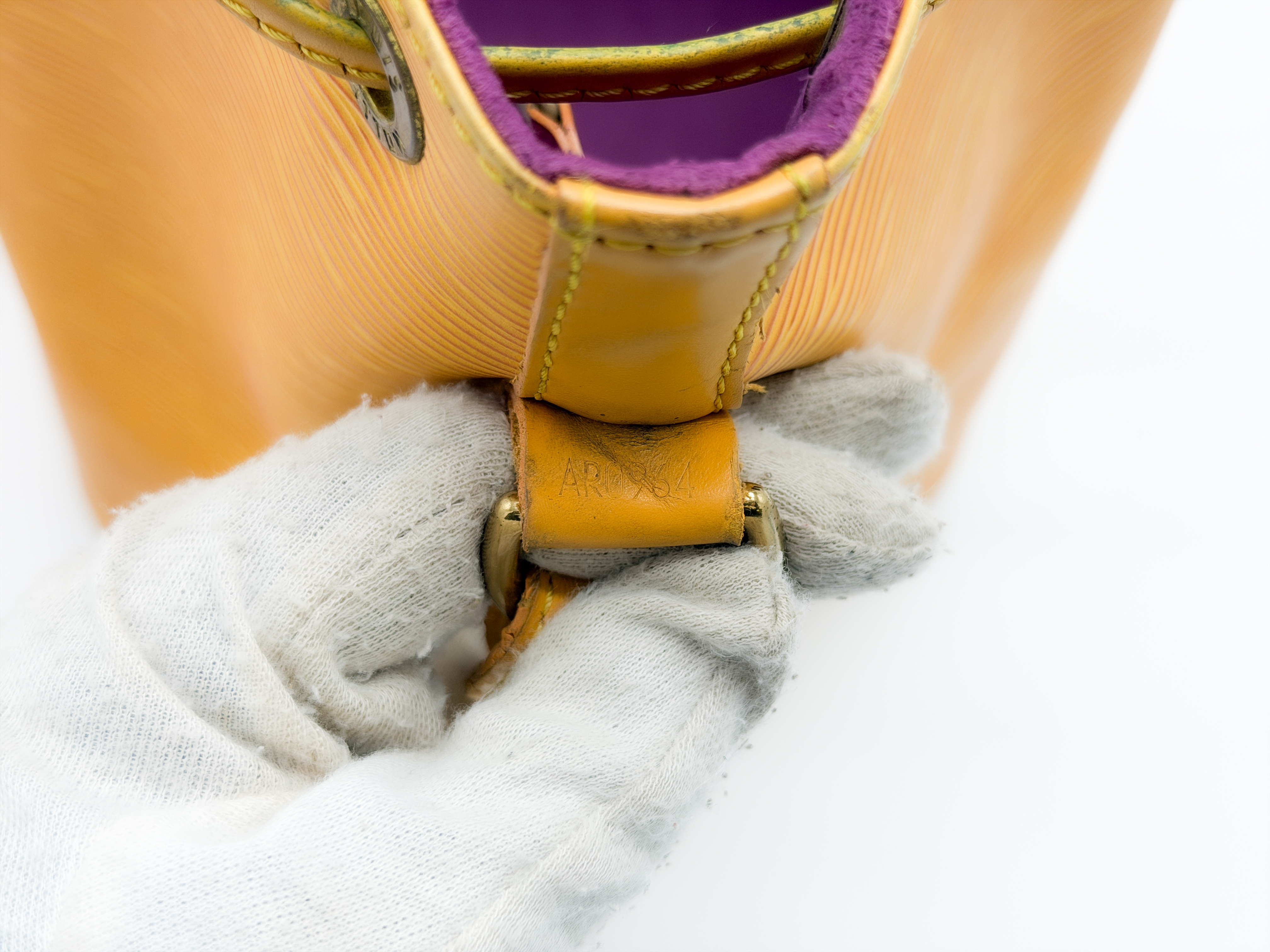 Epi M44109 Petit Noé Tassili Yellow AR0964 Shoulder Bag — view 13